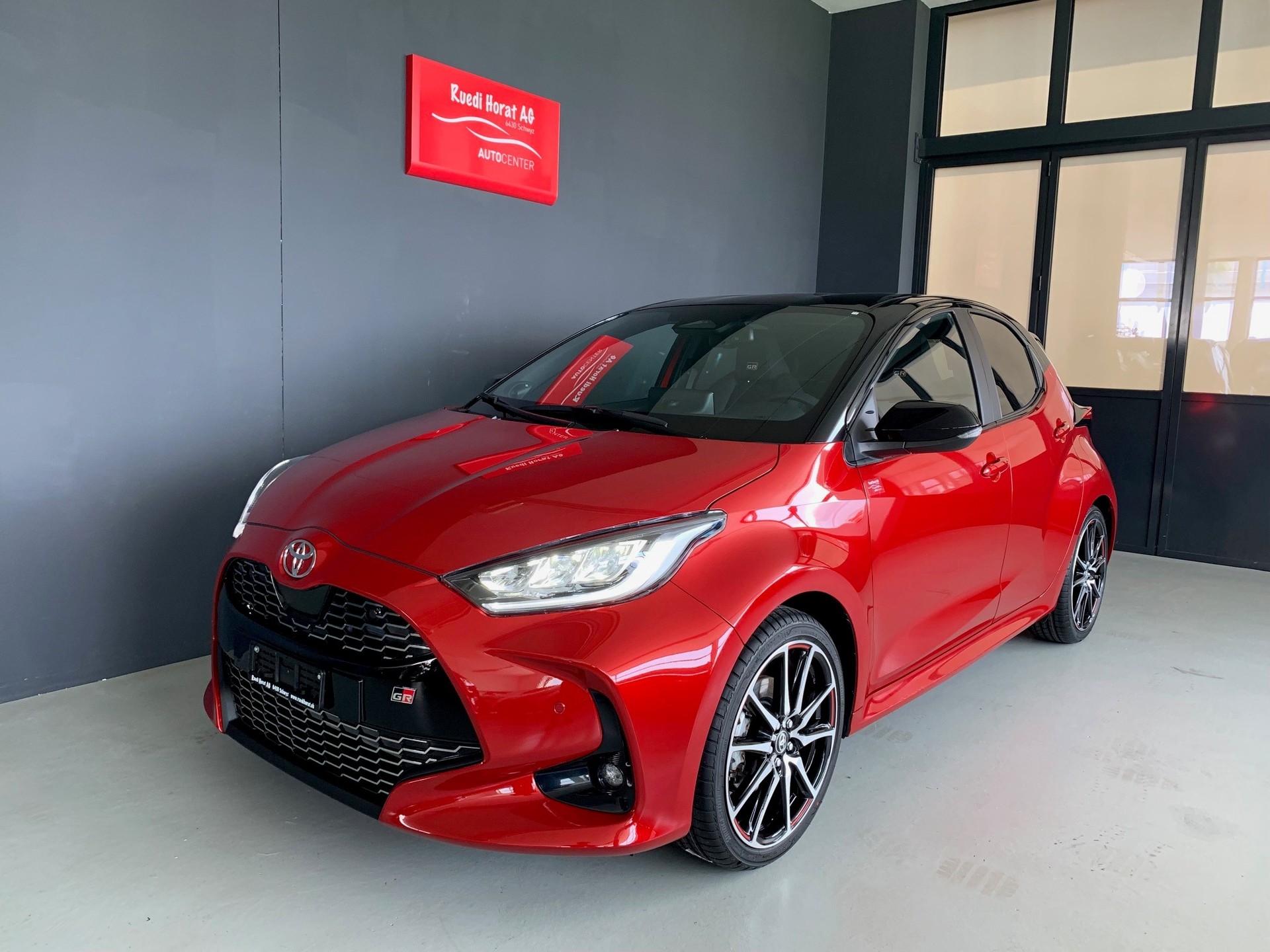 TOYOTA Yaris 1.5 VVT-i HSD GR Sport-image-0