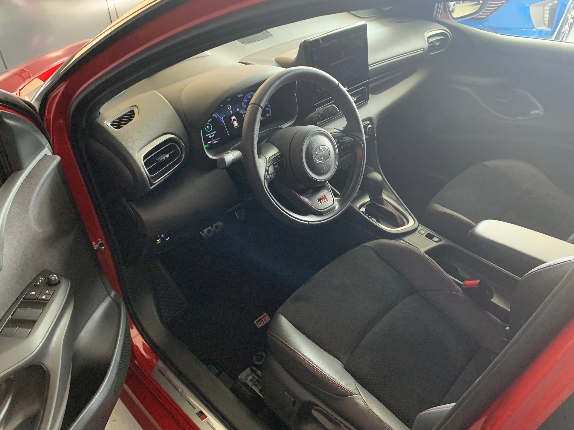 TOYOTA Yaris 1.5 VVT-i HSD GR Sport-image-9