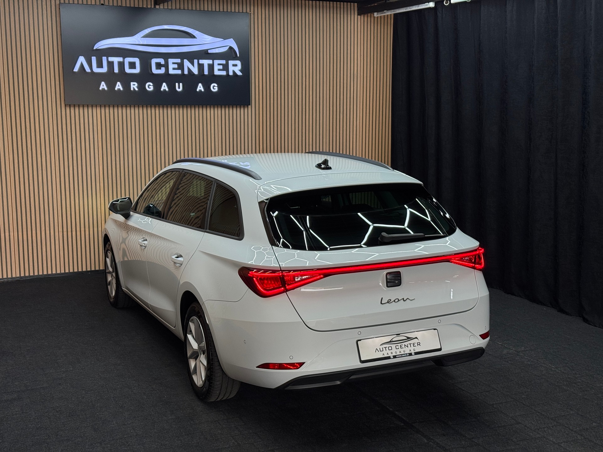 SEAT Leon ST 2.0 TDI EVO DSG Style *ab CHF 269.-/ Monat*-image-3