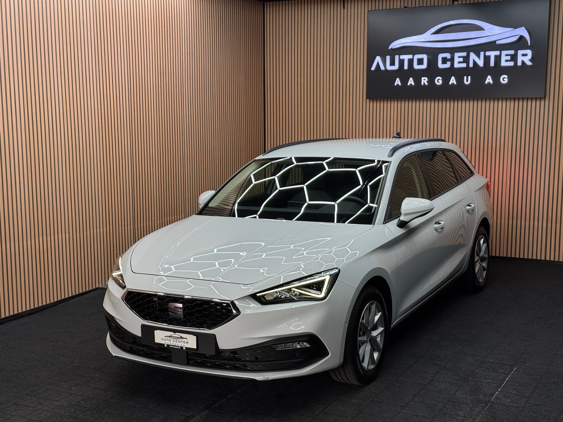 SEAT Leon ST 2.0 TDI EVO DSG Style *ab CHF 269.-/ Monat*-image-2