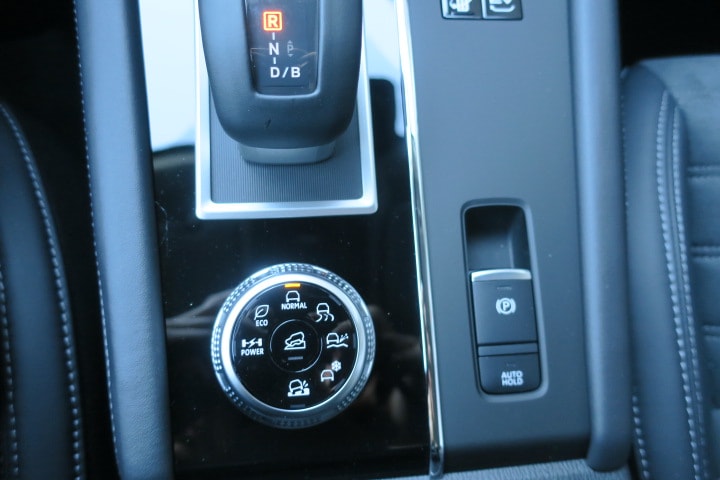MITSUBISHI Outlander 2.4 PHEV Invite 4WD Automatic-image-14