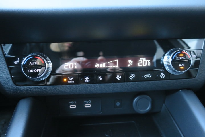 MITSUBISHI Outlander 2.4 PHEV Invite 4WD Automatic-image-13