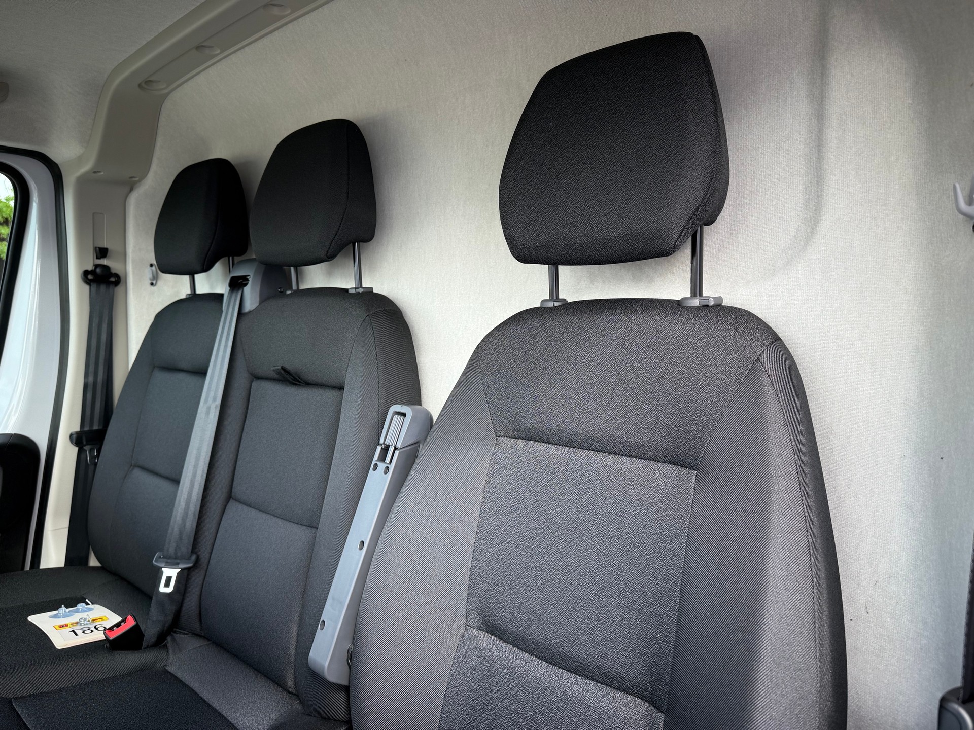 FIAT Ducato 2.2 MJ L2H2 140 PS neues Interieur-image-8