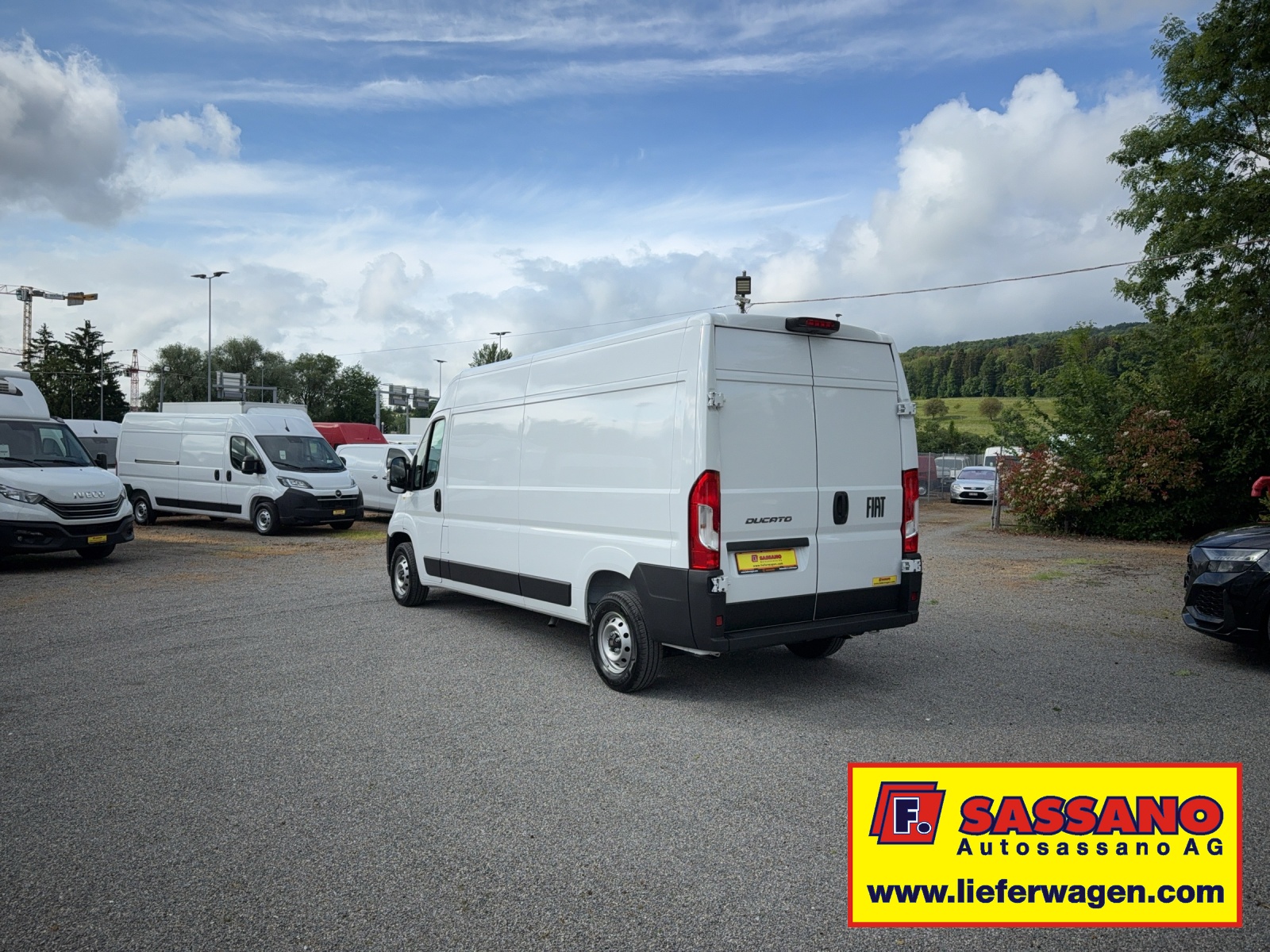 FIAT Ducato 2.2 MJ L2H2 140 PS neues Interieur-image-7