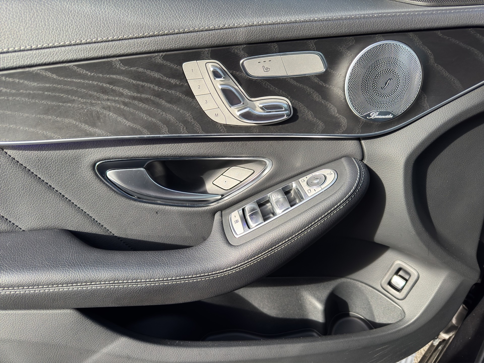 MERCEDES-BENZ C 200 Swiss Star AMG Line 4M 9G-Tronic-image-6