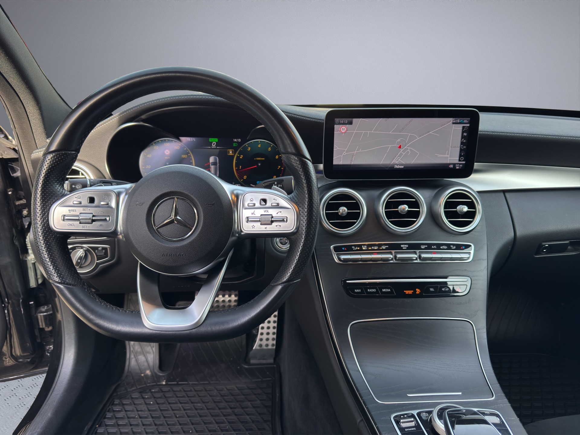 MERCEDES-BENZ C 200 Swiss Star AMG Line 4M 9G-Tronic-image-9