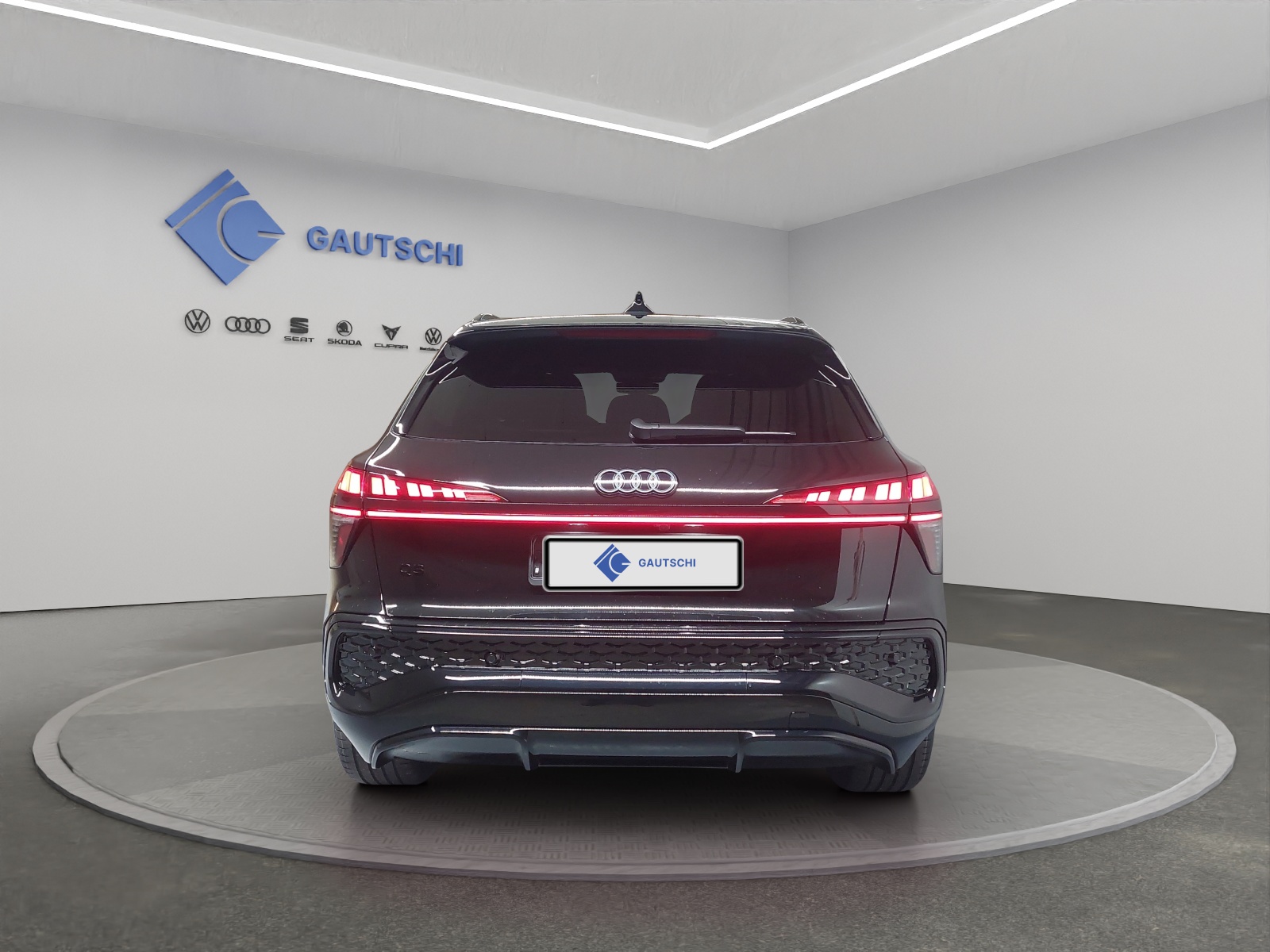 AUDI Q3 SUV e-hybrid 200 kW S tronig-image-3