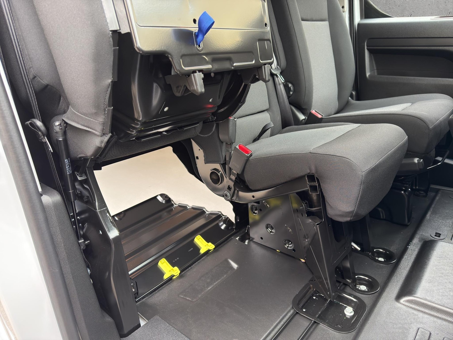 PEUGEOT Expert Kaw. Standard 2.2 BlueHDi 150 S/S-image-19