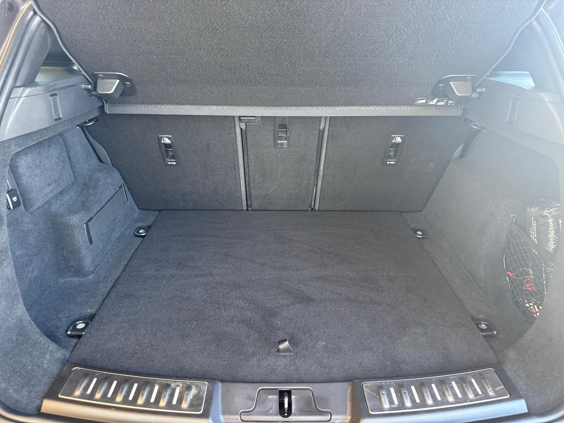 LAND ROVER Range Rover Evoque 2.0 T R-Dynamic HSE-image-8