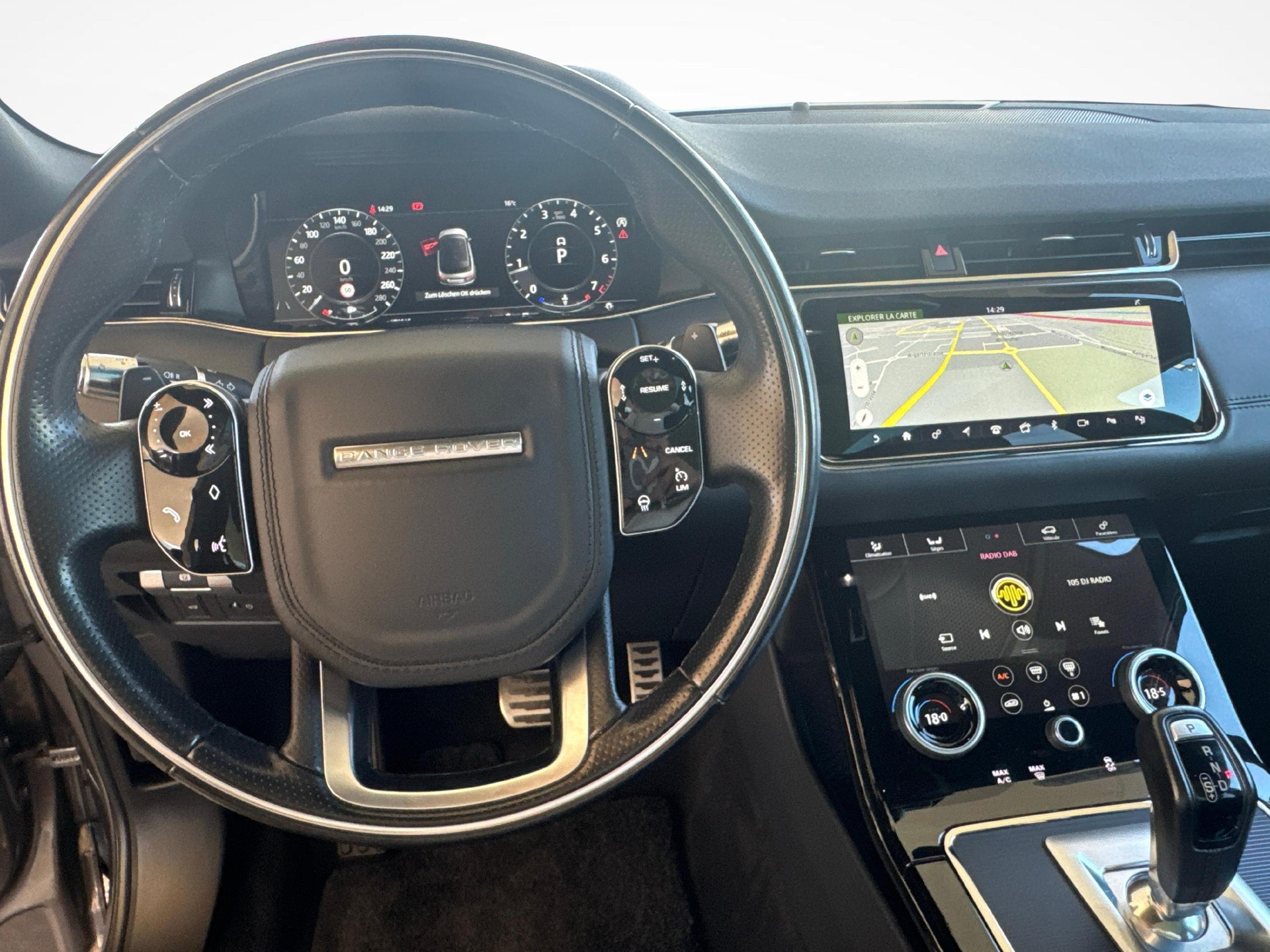 LAND ROVER Range Rover Evoque 2.0 T R-Dynamic HSE-image-9