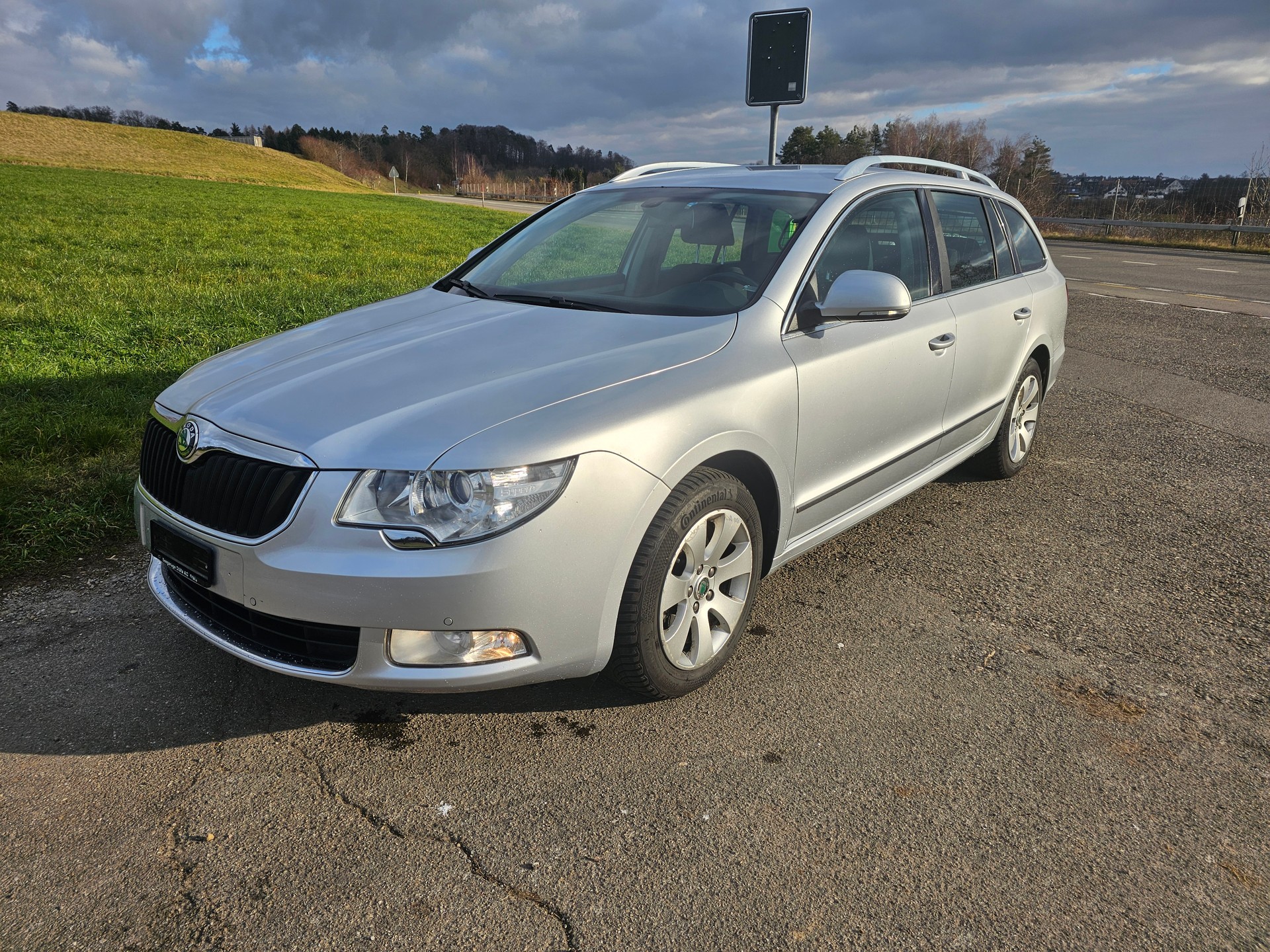 SKODA Superb Combi 1.8 TSI Ambition 4x4-image-0