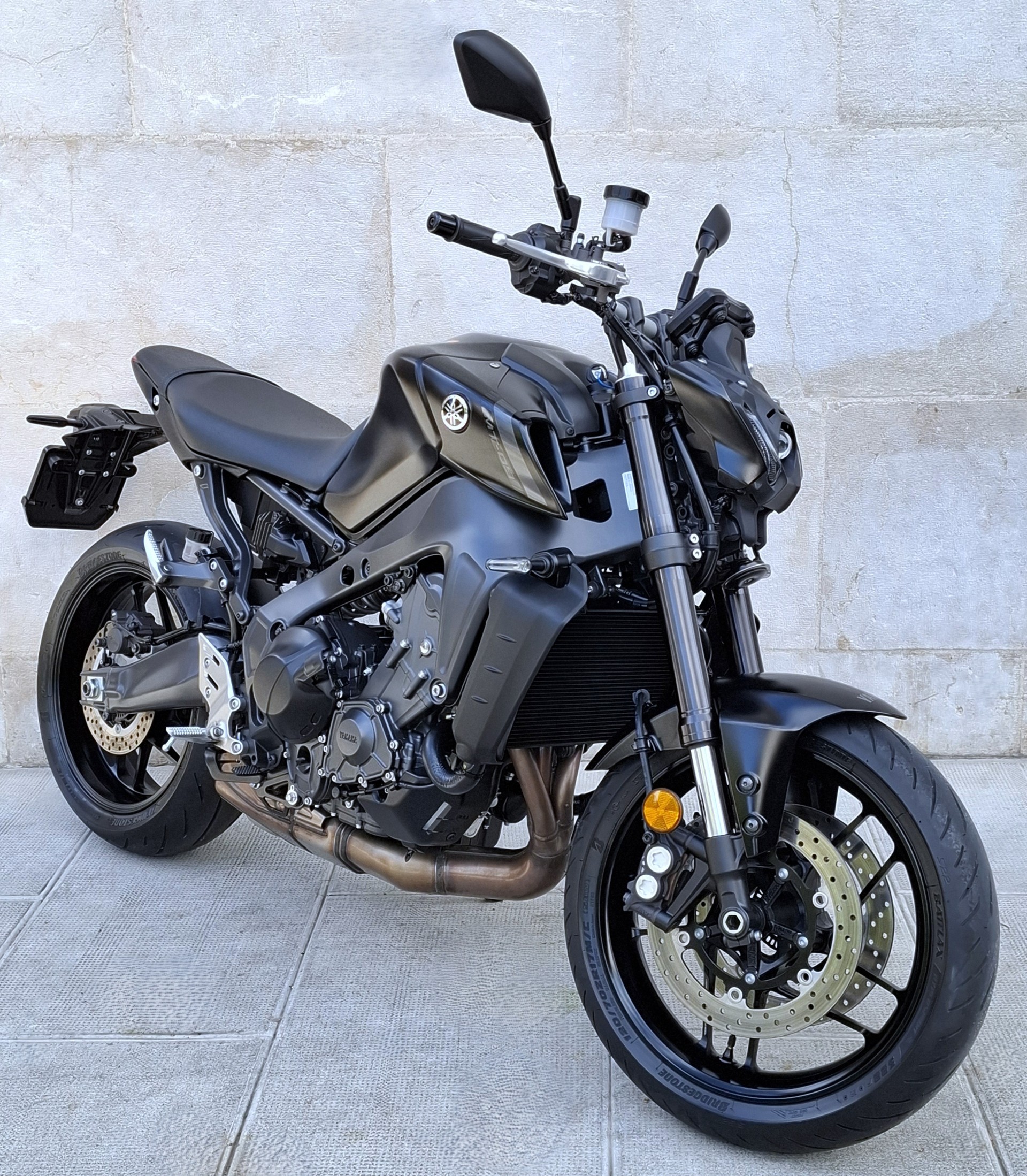 YAMAHA MT-09-showroom-element-1