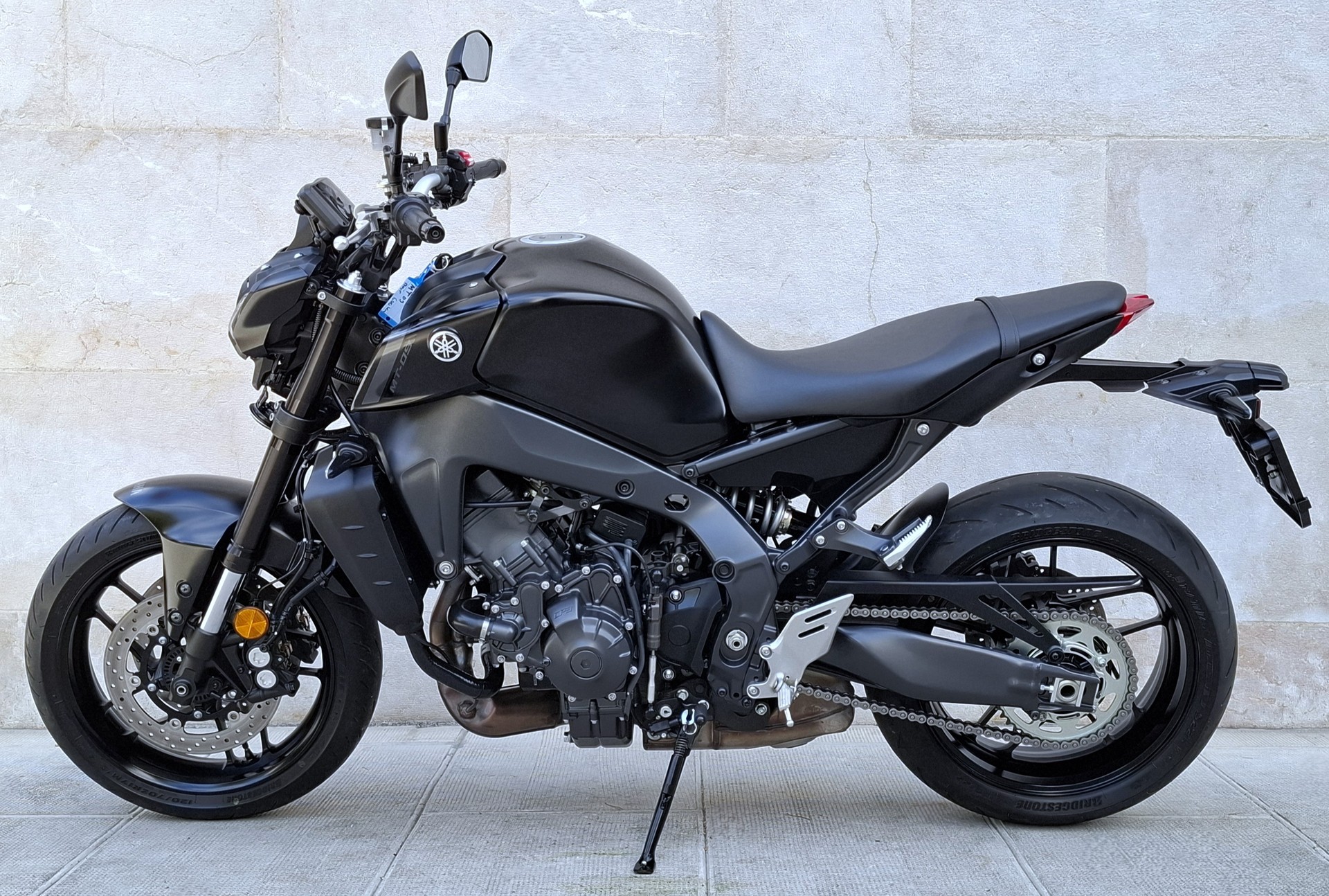 YAMAHA MT-09-showroom-element-2