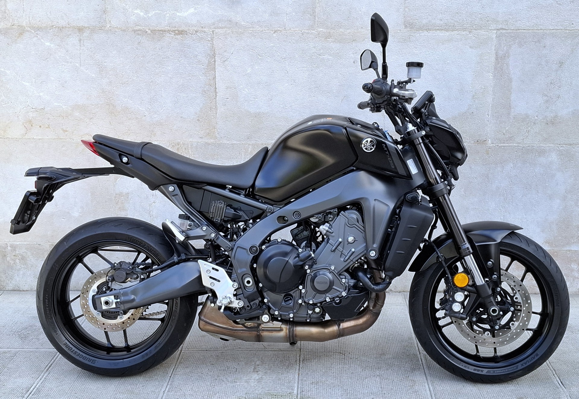 YAMAHA MT-09