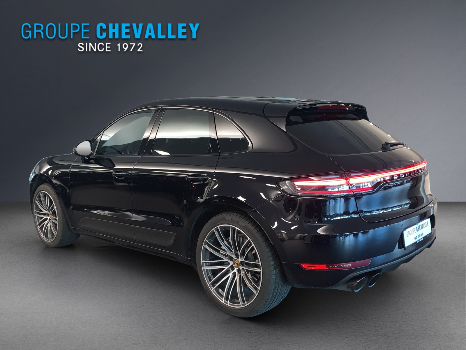 PORSCHE Macan Turbo-image-2