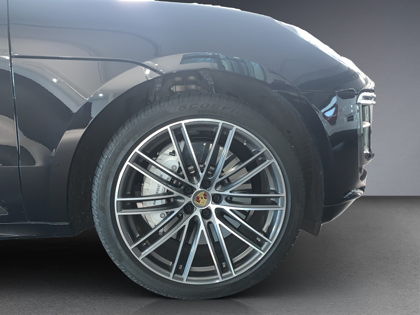 PORSCHE Macan Turbo-image-11