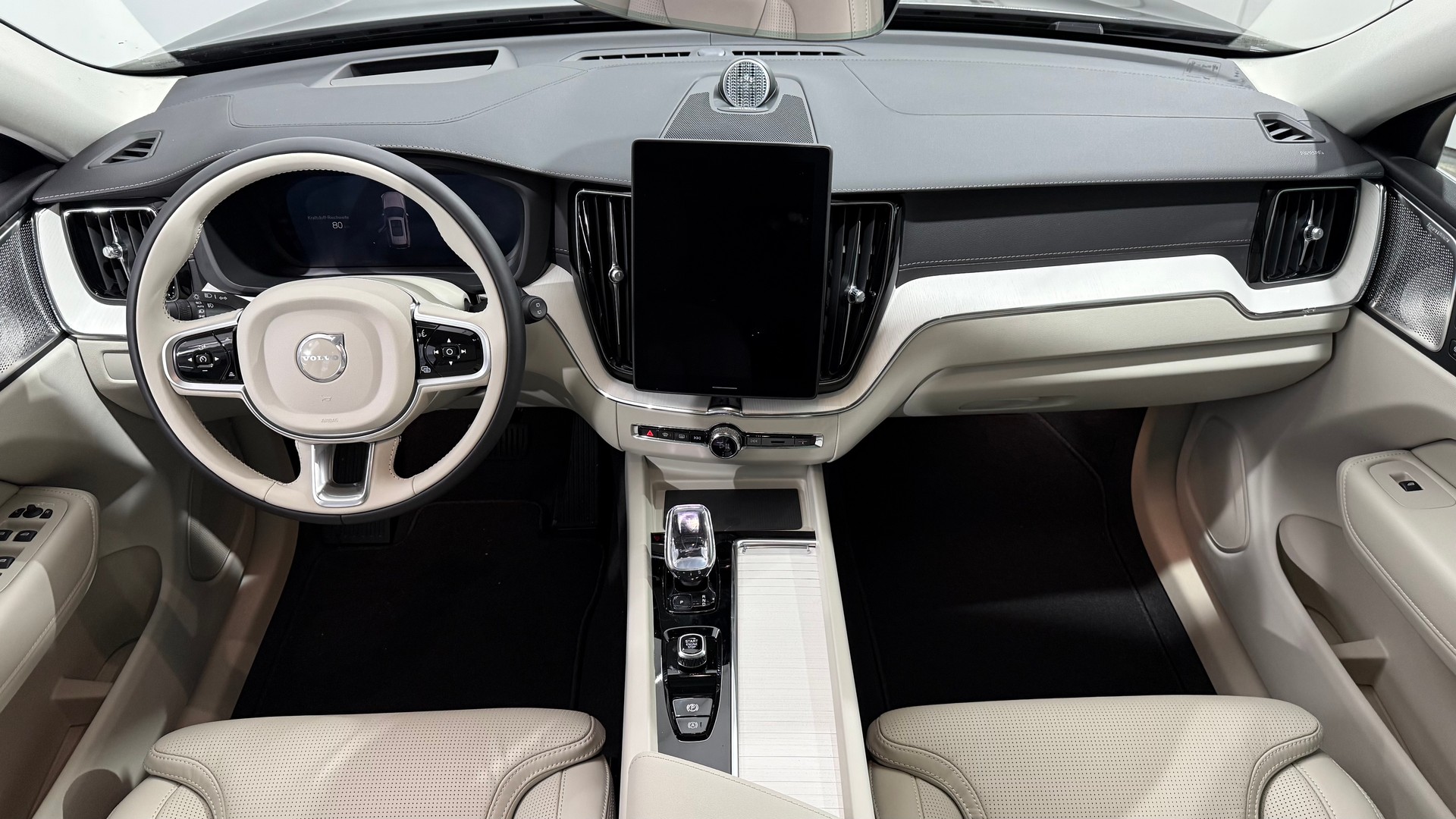 VOLVO XC60 2.0 T6 TE Ultra Bright eA-image-4