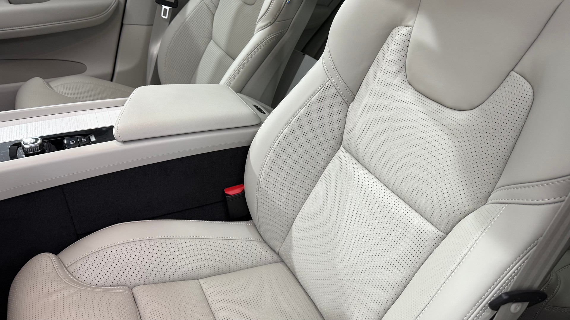 VOLVO XC60 2.0 T6 TE Ultra Bright eA-image-12
