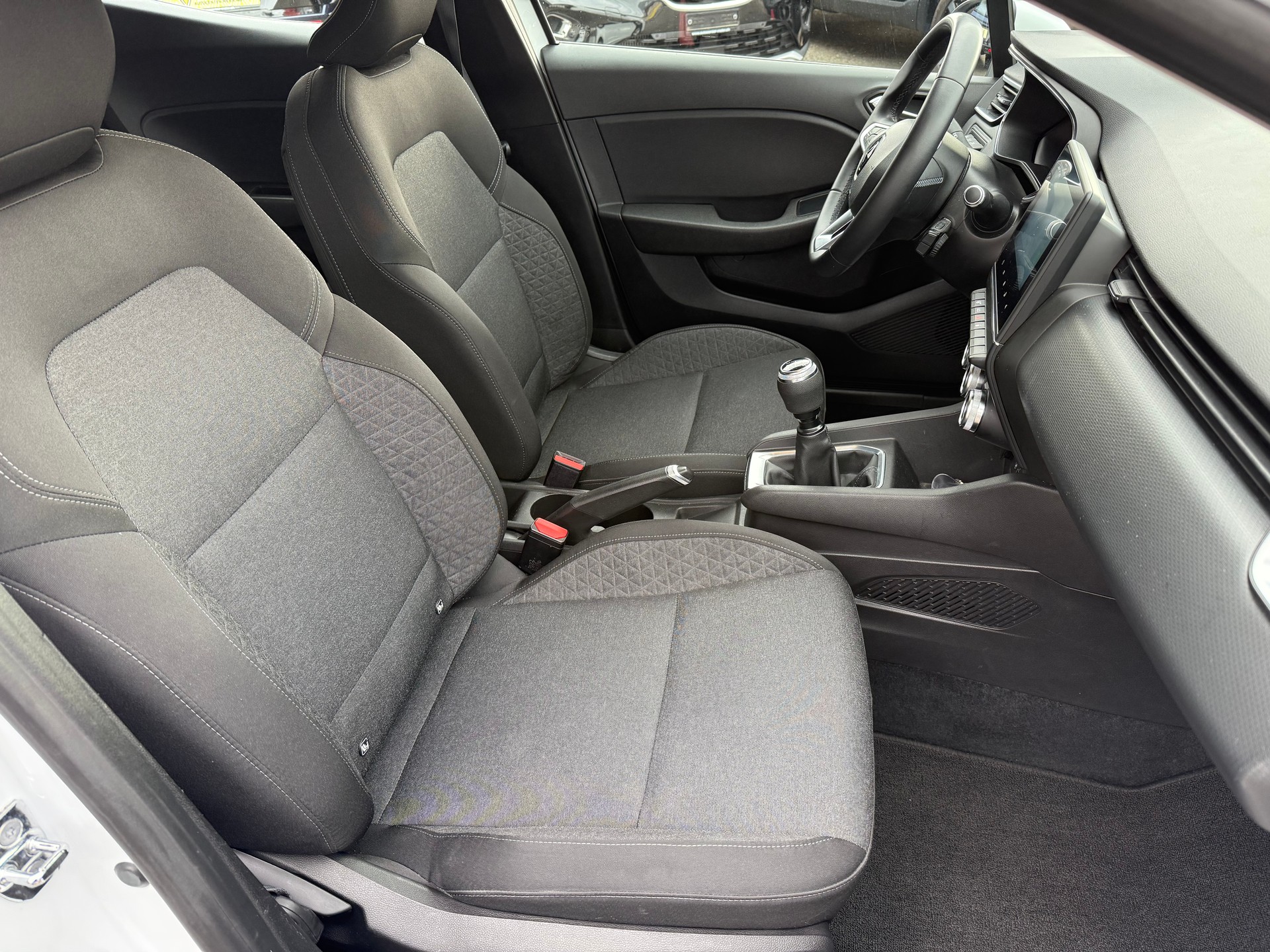 RENAULT Clio 1.0 Business-image-8