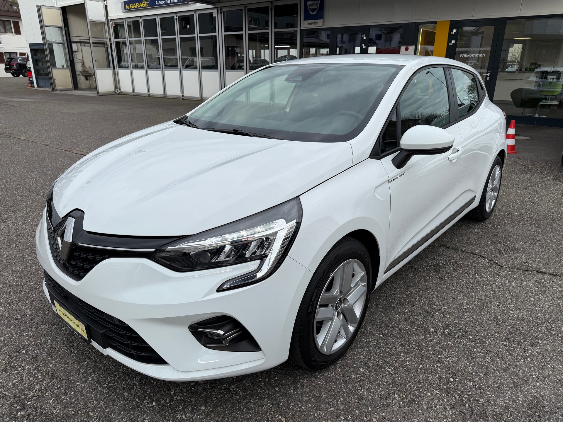 RENAULT Clio 1.0 Business-image-1
