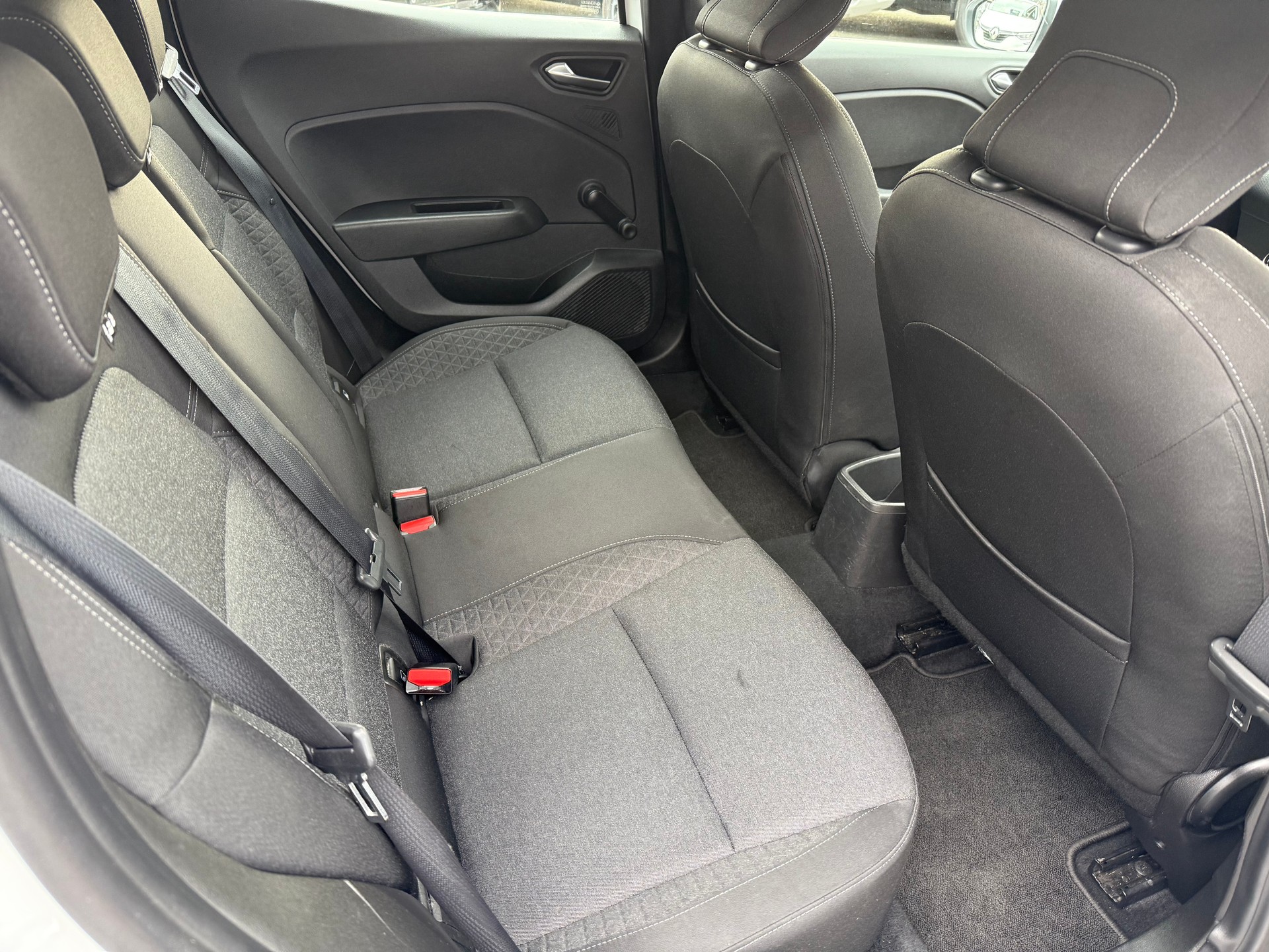 RENAULT Clio 1.0 Business-image-9