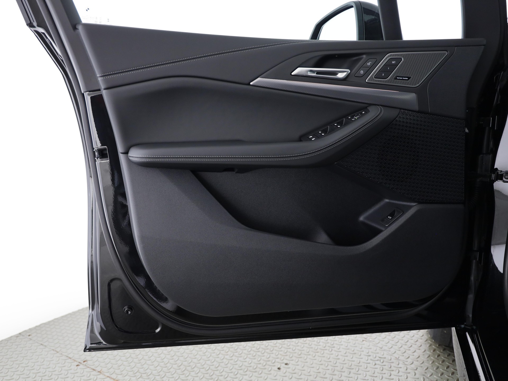 BMW 230e xDrive paddles Active Tourer-image-11
