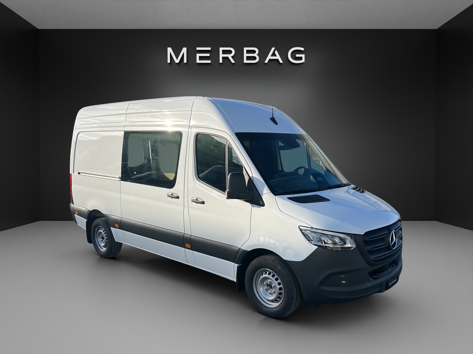 MERCEDES-BENZ Sprinter 317 CDI Standard 9G-TRONIC-image-0