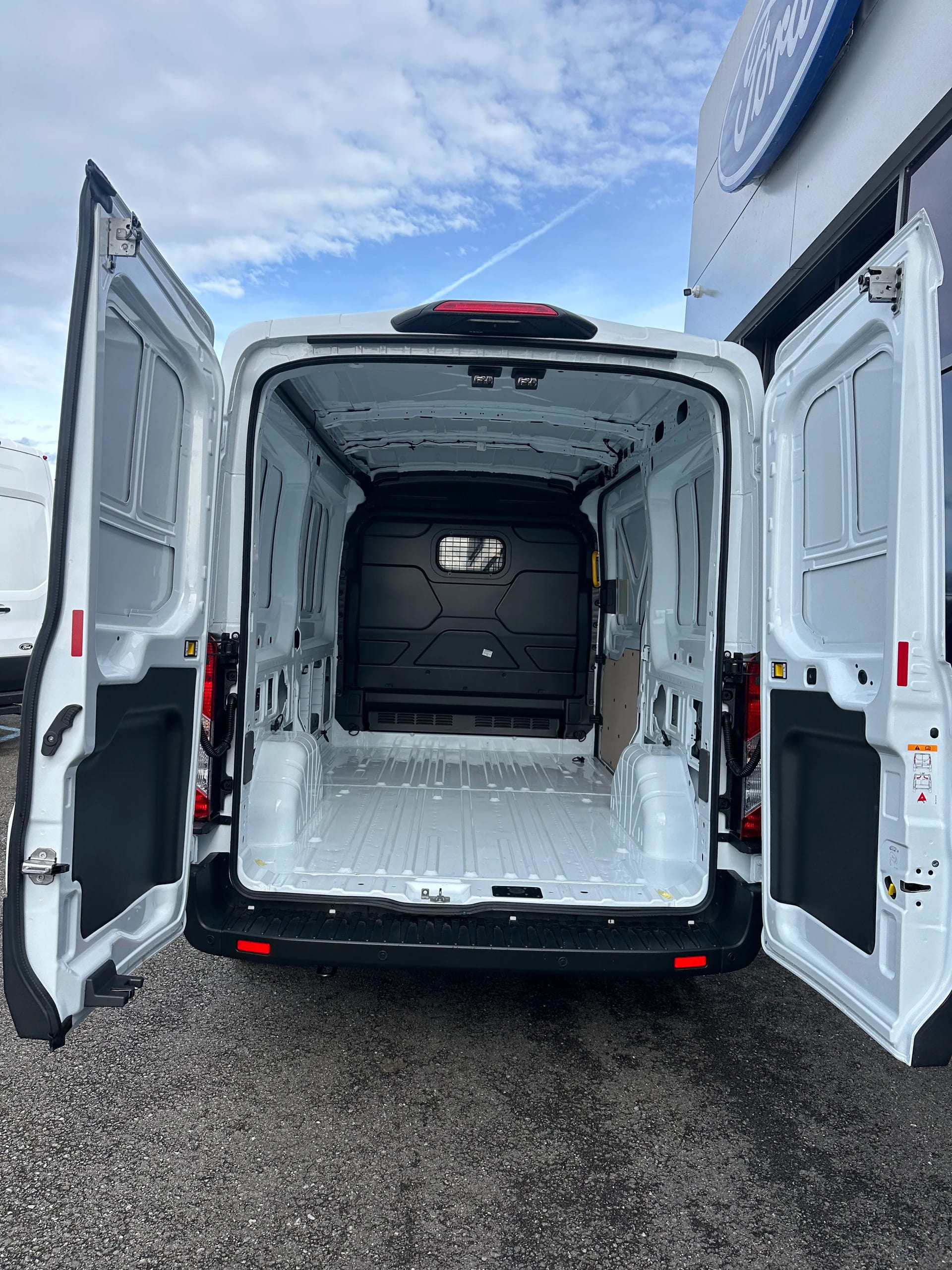 FORD Transit van 350 L2H2 2.0 EcoBl Trend/130CV-image-5
