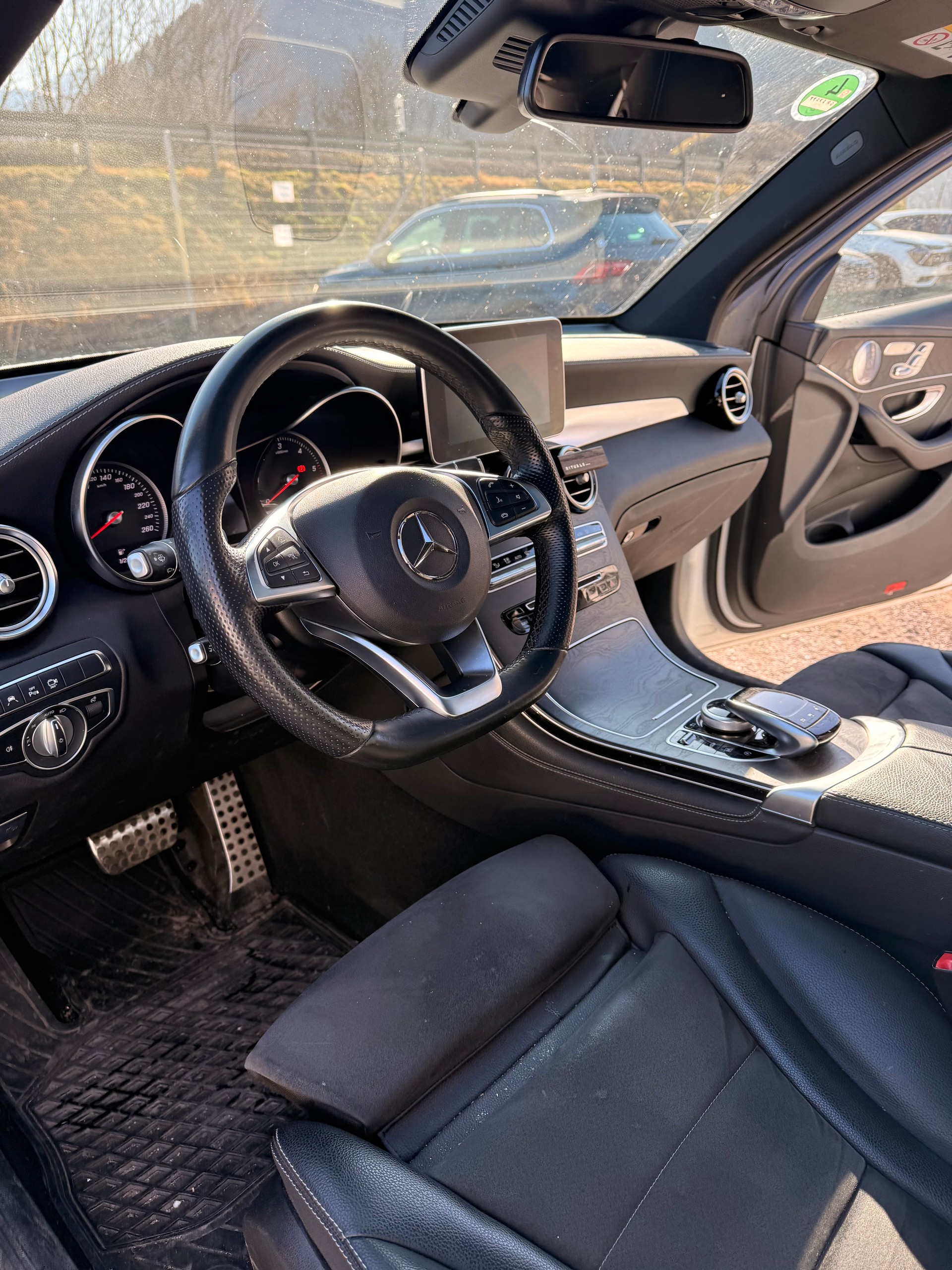 MERCEDES-BENZ GLC 250 d AMG Line 4Matic 9G-Tronic-image-5