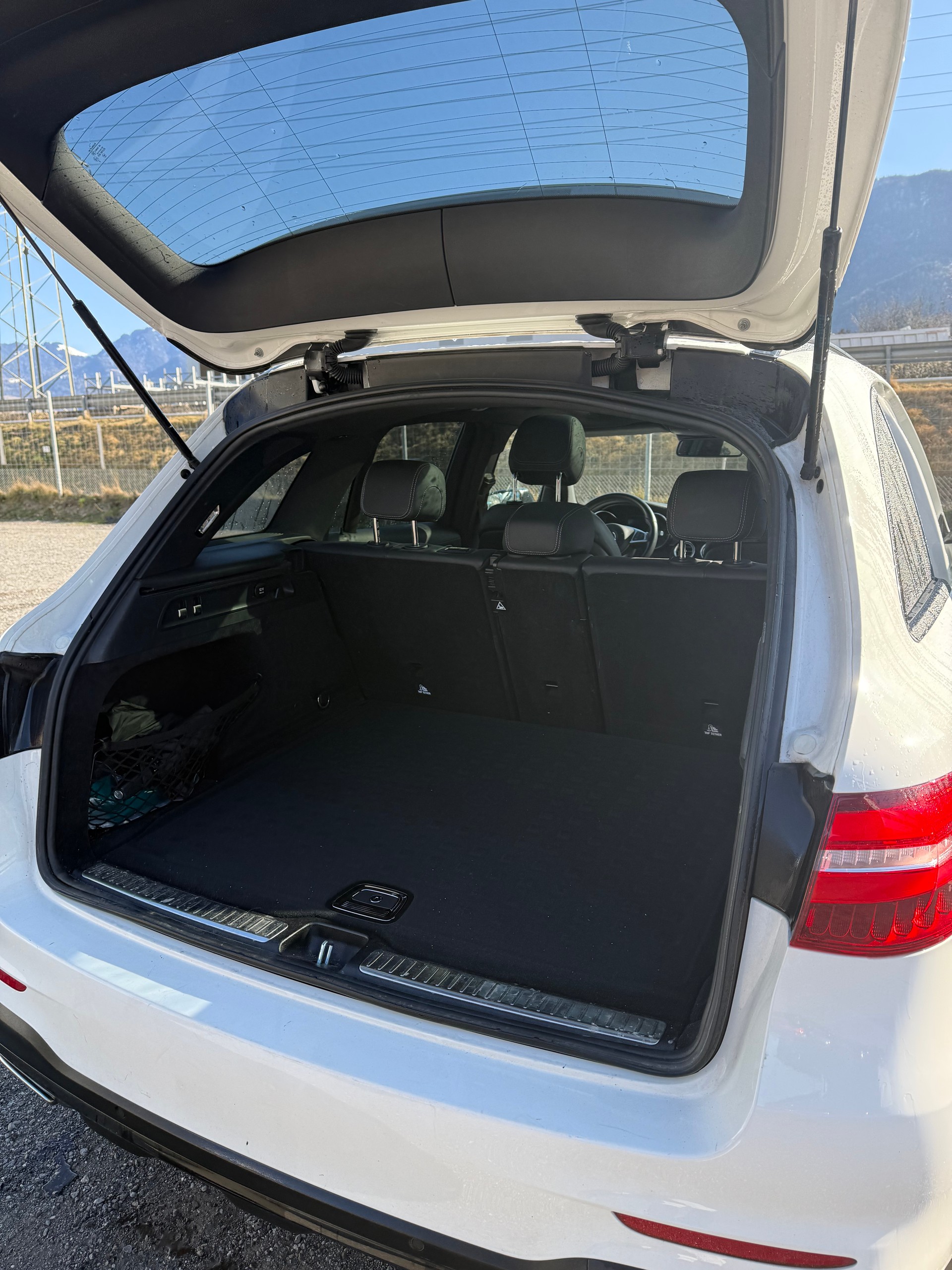 MERCEDES-BENZ GLC 250 d AMG Line 4Matic 9G-Tronic-image-4