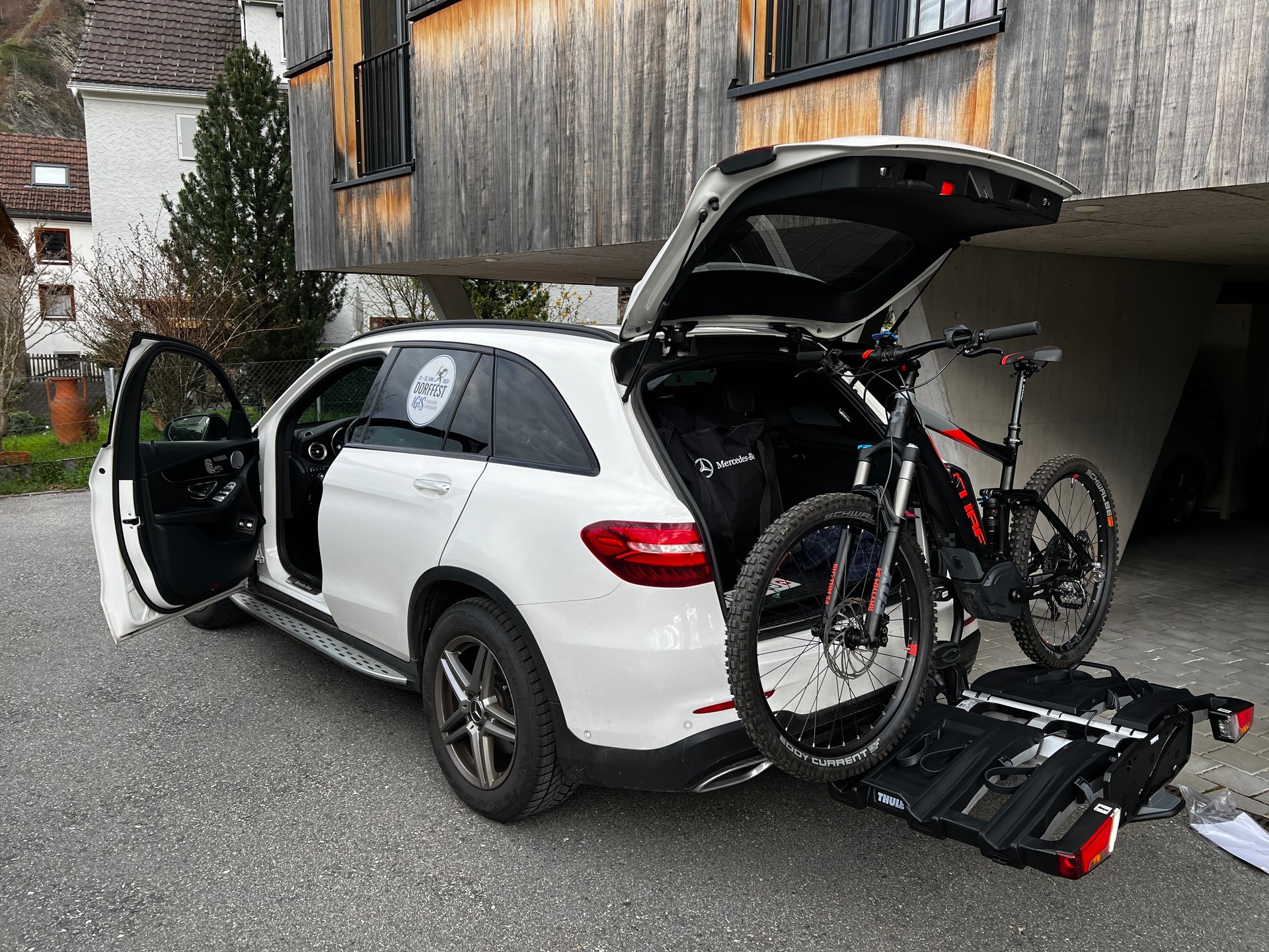 MERCEDES-BENZ GLC 250 d AMG Line 4Matic 9G-Tronic-image-9
