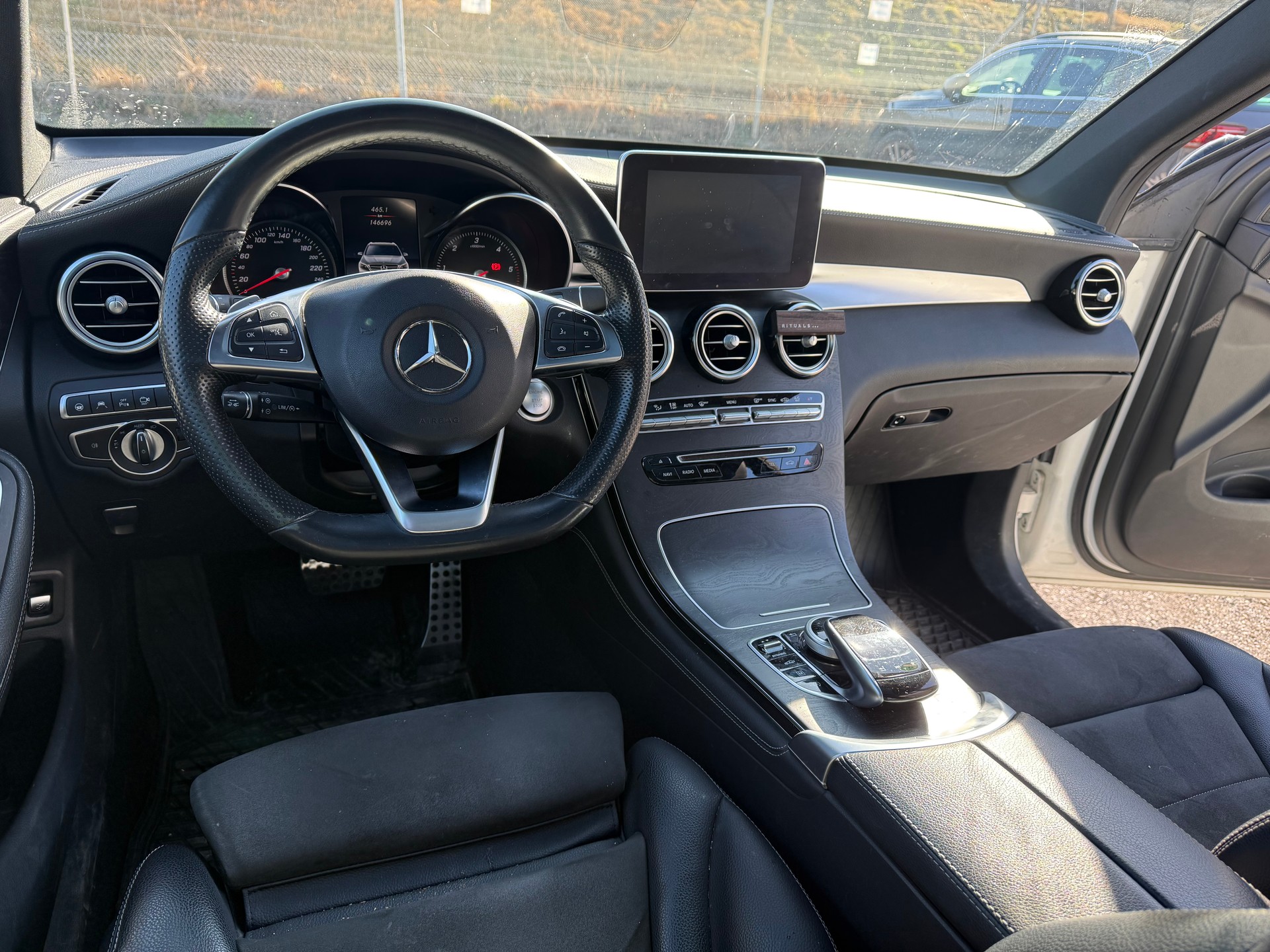 MERCEDES-BENZ GLC 250 d AMG Line 4Matic 9G-Tronic-image-6
