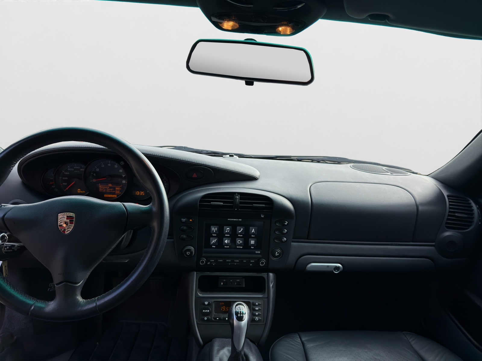 PORSCHE Carrera 4-image-10