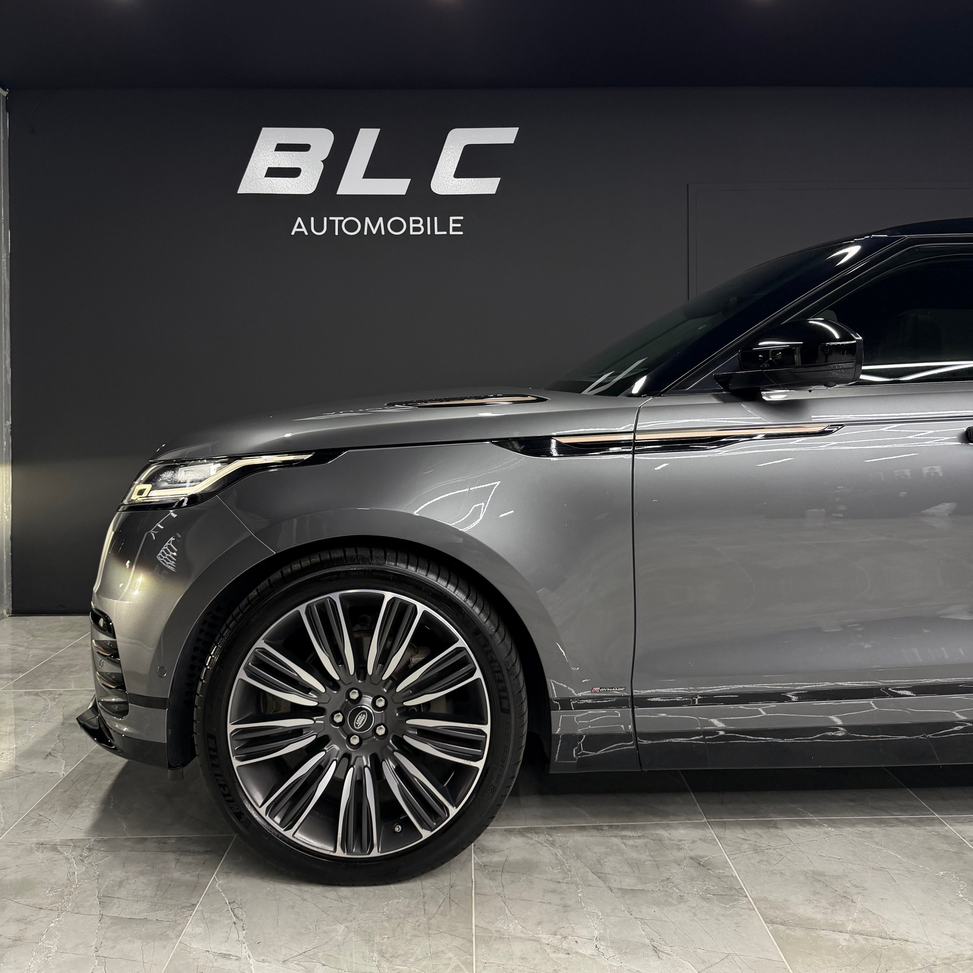 LAND ROVER Range Rover Velar R-Dynamic D 300 HSE Automatic-image-3