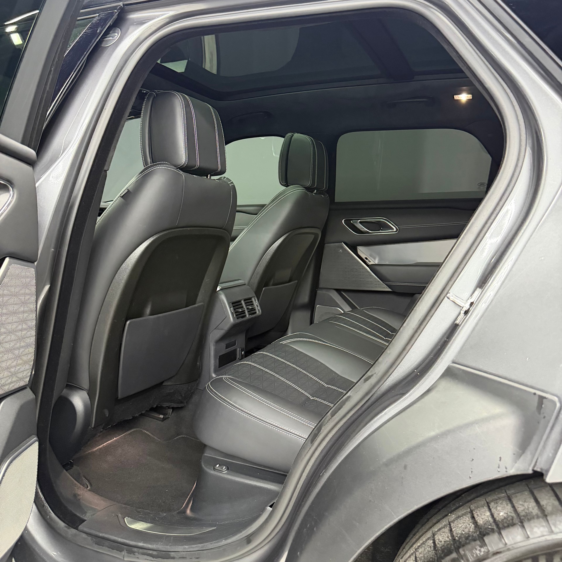 LAND ROVER Range Rover Velar R-Dynamic D 300 HSE Automatic-image-10