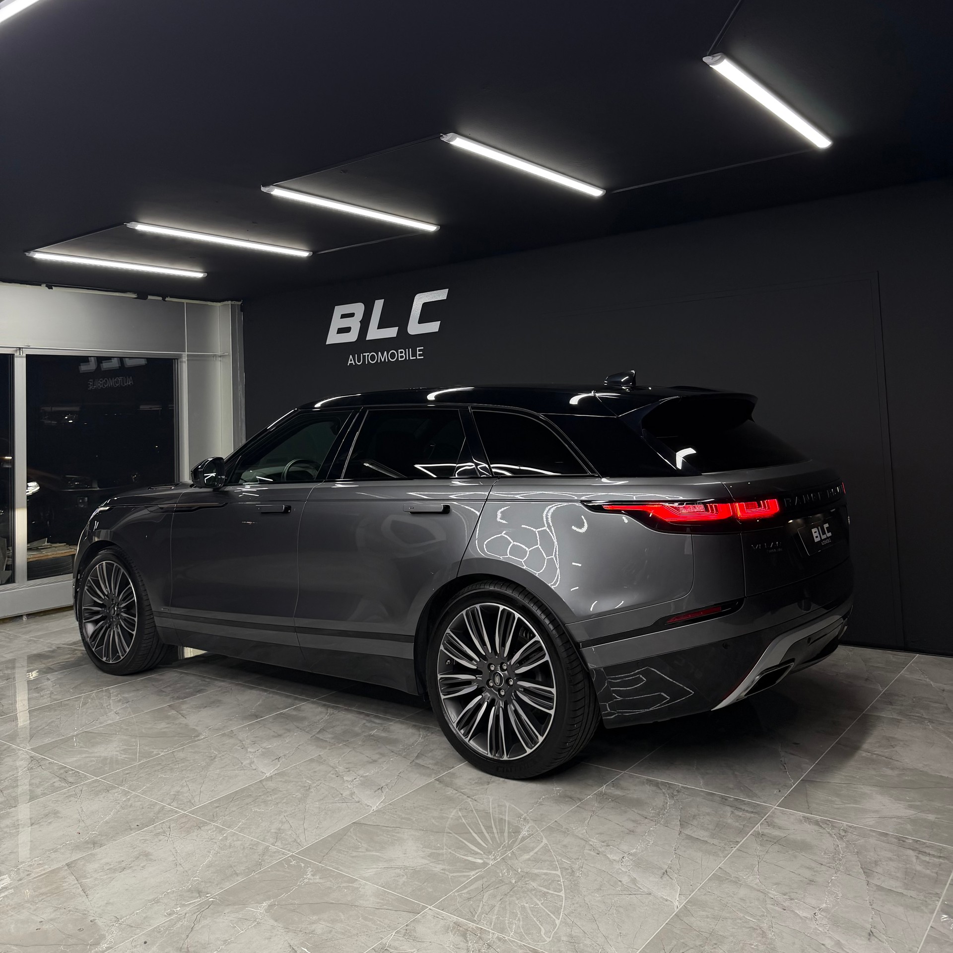 LAND ROVER Range Rover Velar R-Dynamic D 300 HSE Automatic-image-4