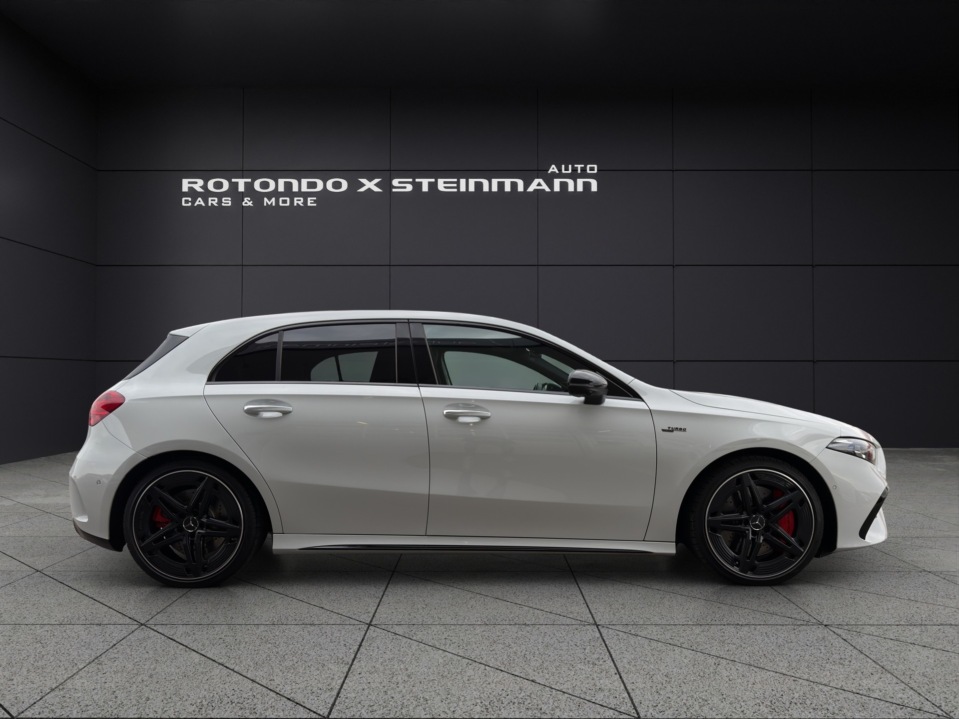 MERCEDES-BENZ A AMG 35 4Matic 8G-DCT-image-3