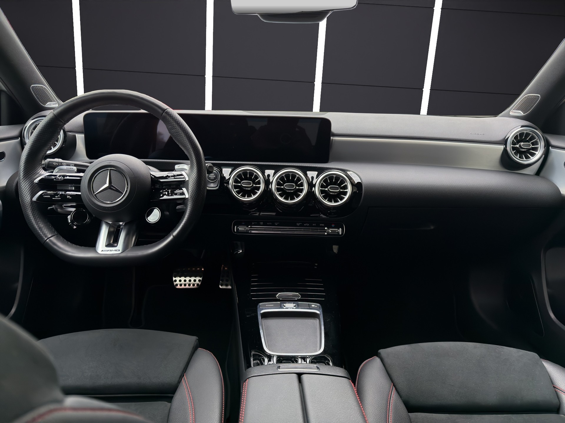 MERCEDES-BENZ A AMG 35 4Matic 8G-DCT-image-6