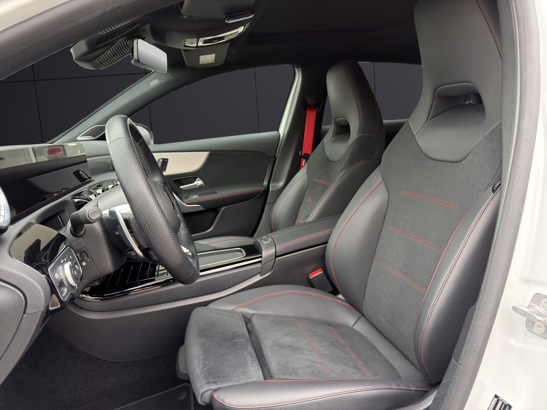 MERCEDES-BENZ A AMG 35 4Matic 8G-DCT-image-7