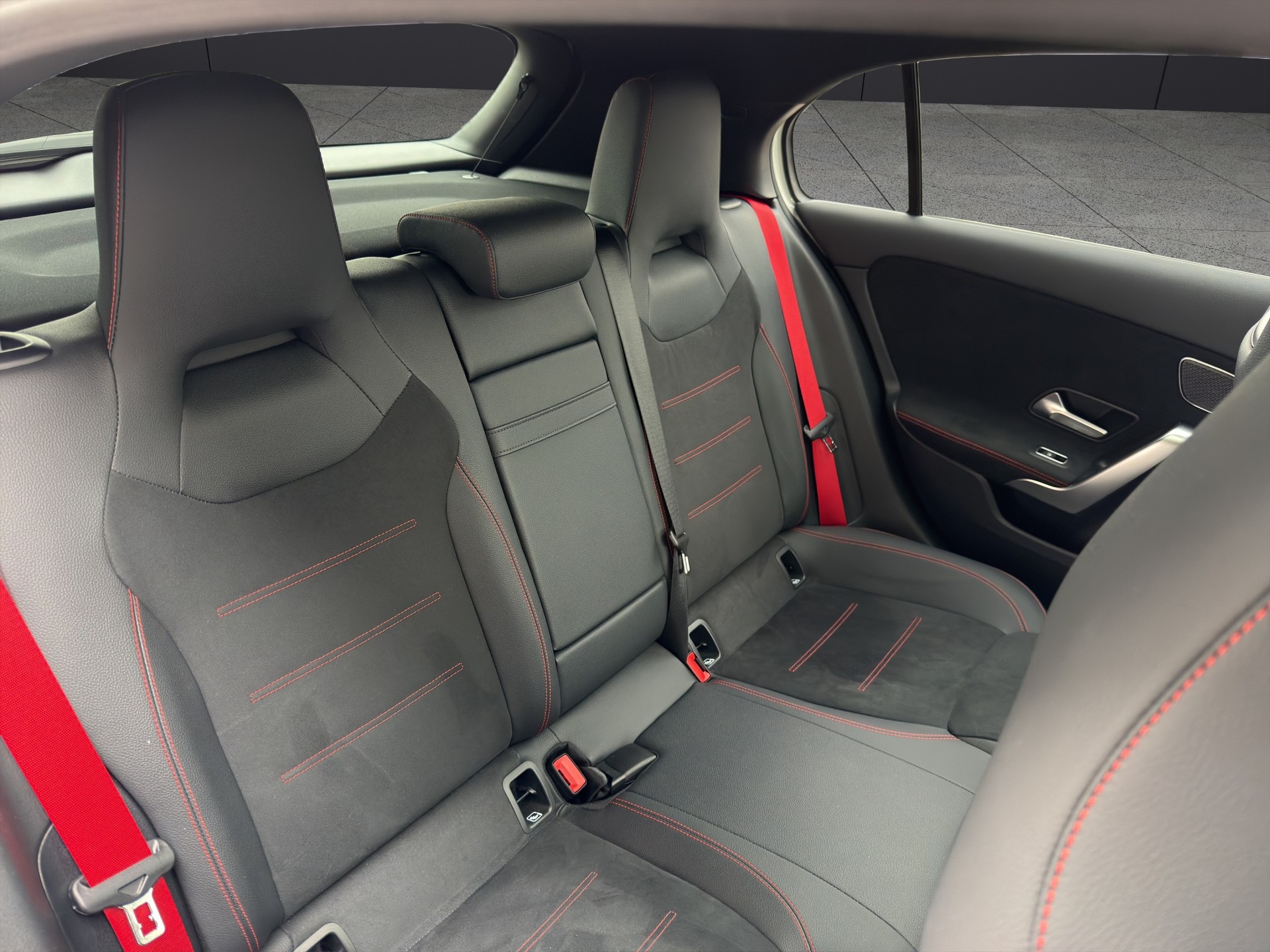 MERCEDES-BENZ A AMG 35 4Matic 8G-DCT-image-9