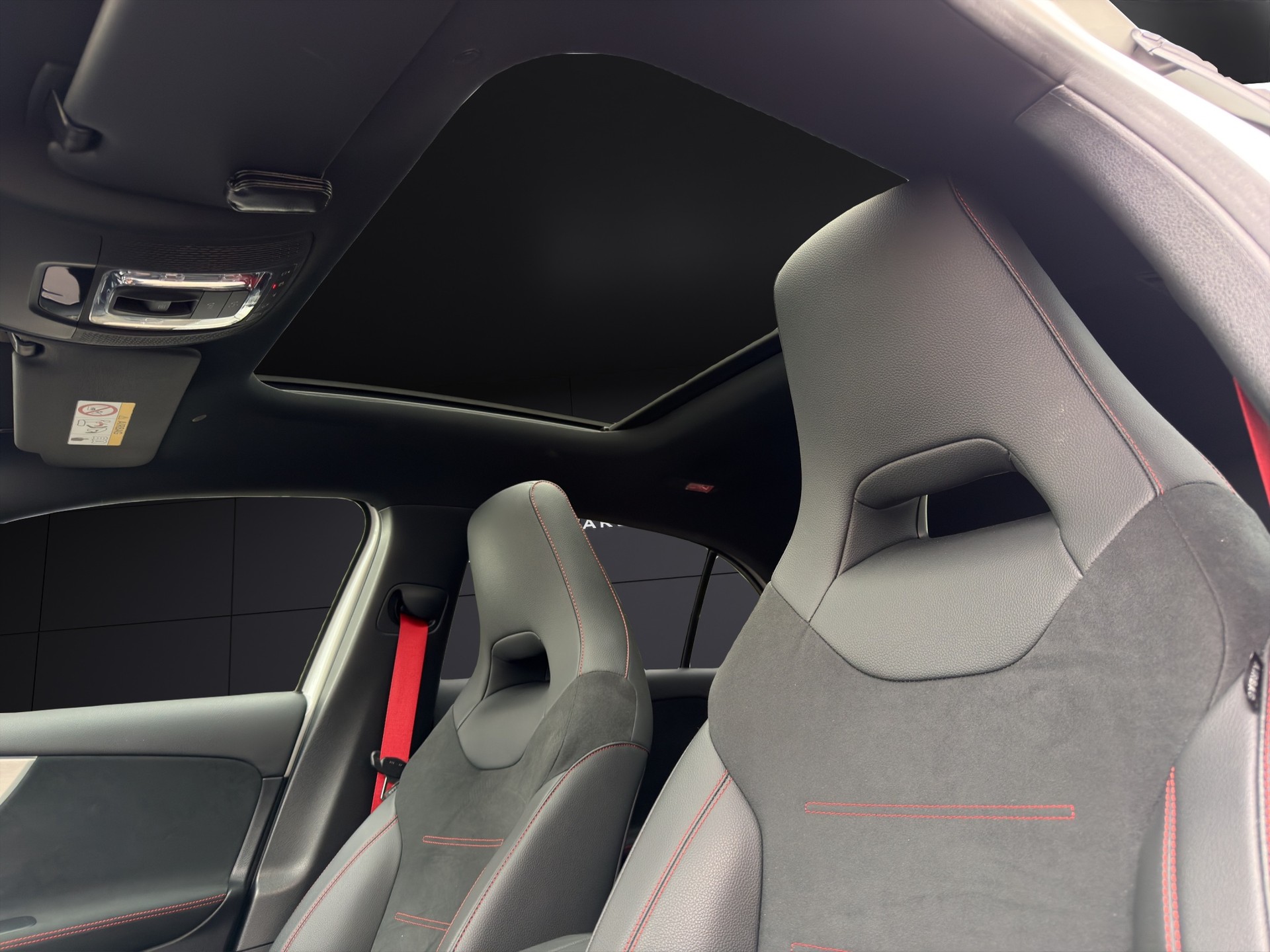 MERCEDES-BENZ A AMG 35 4Matic 8G-DCT-image-8