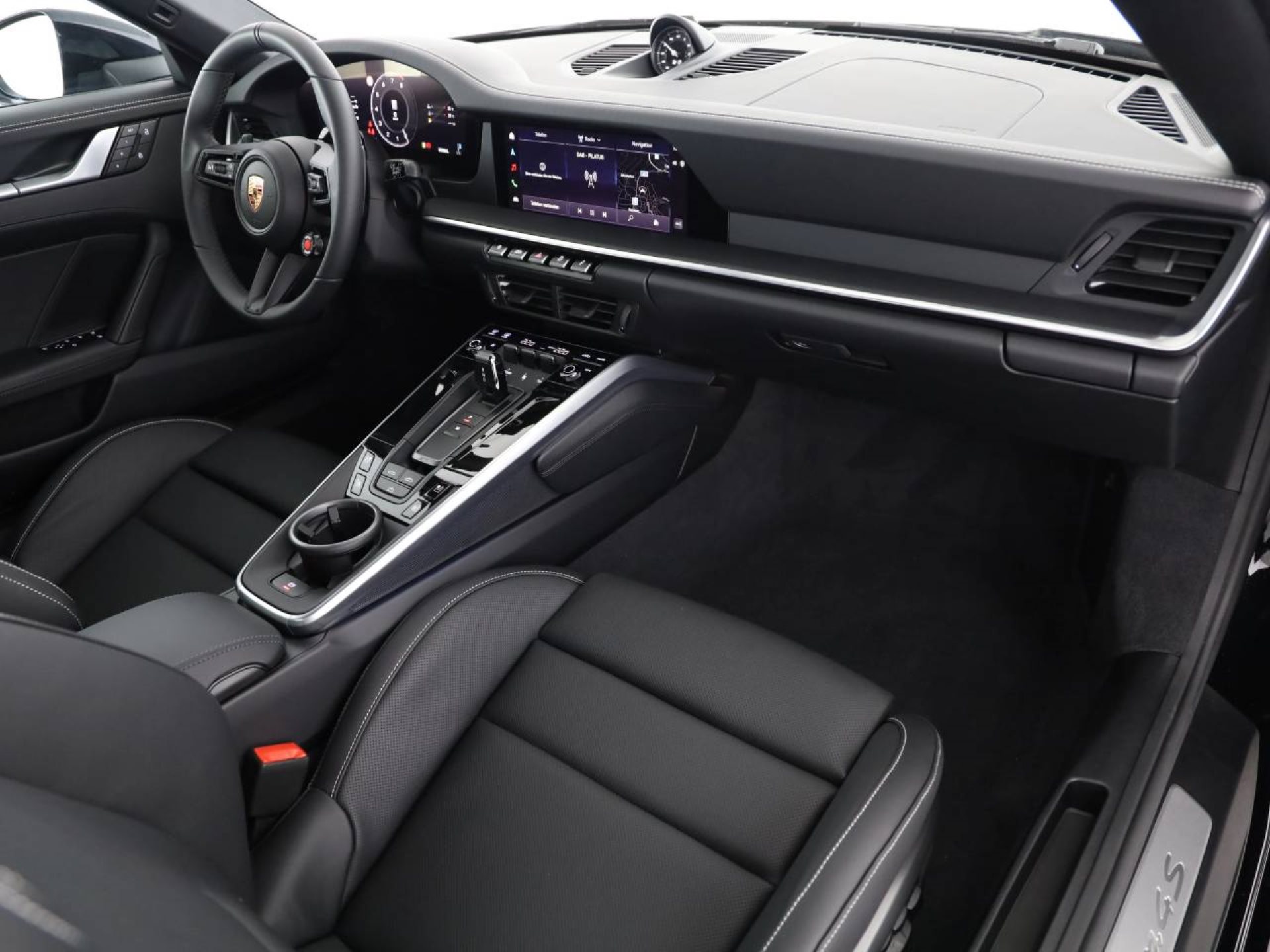 PORSCHE 911 Carrera 4S Cabriolet-image-22