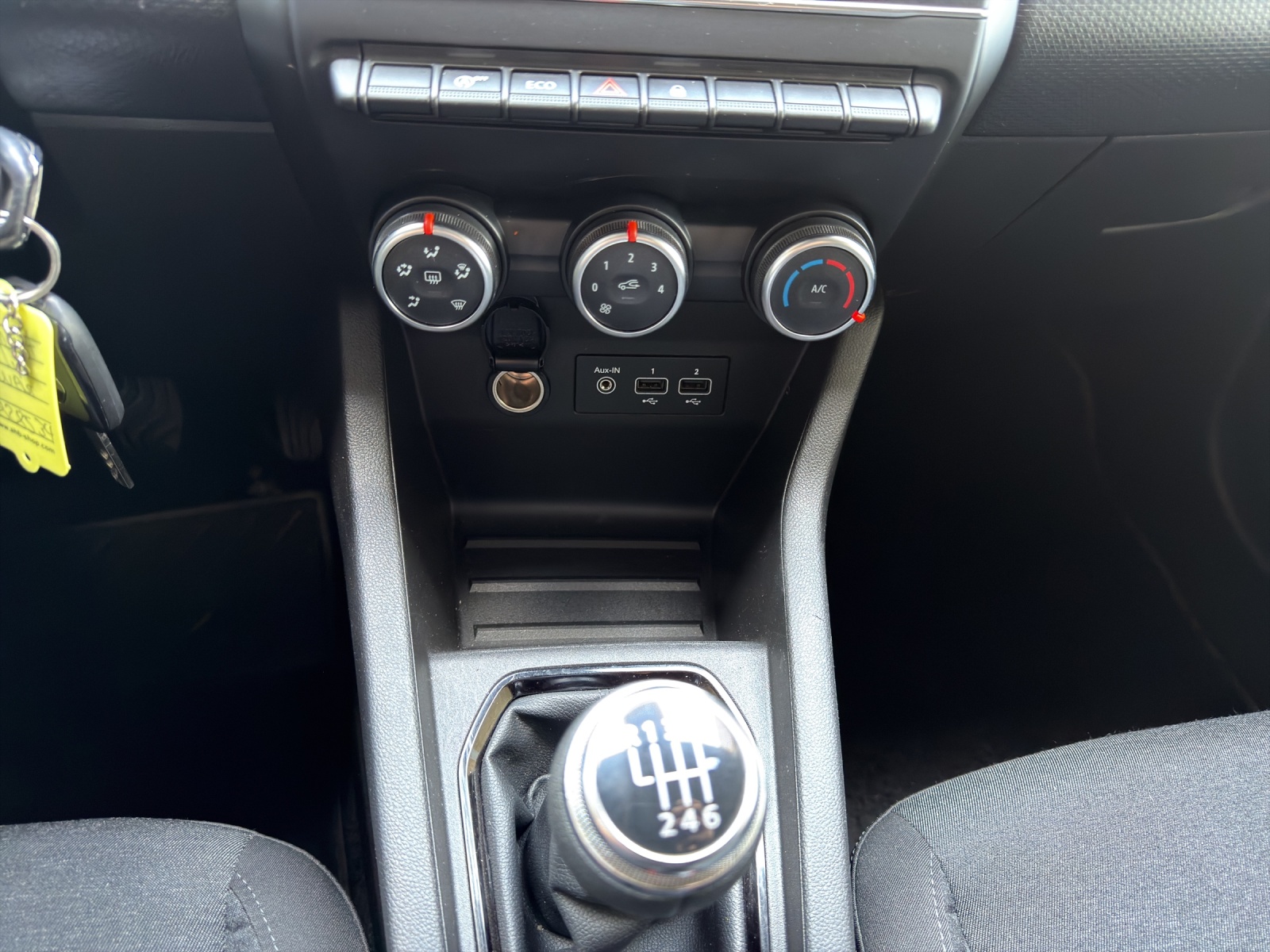 RENAULT Clio 1.0 Equilibre-image-13