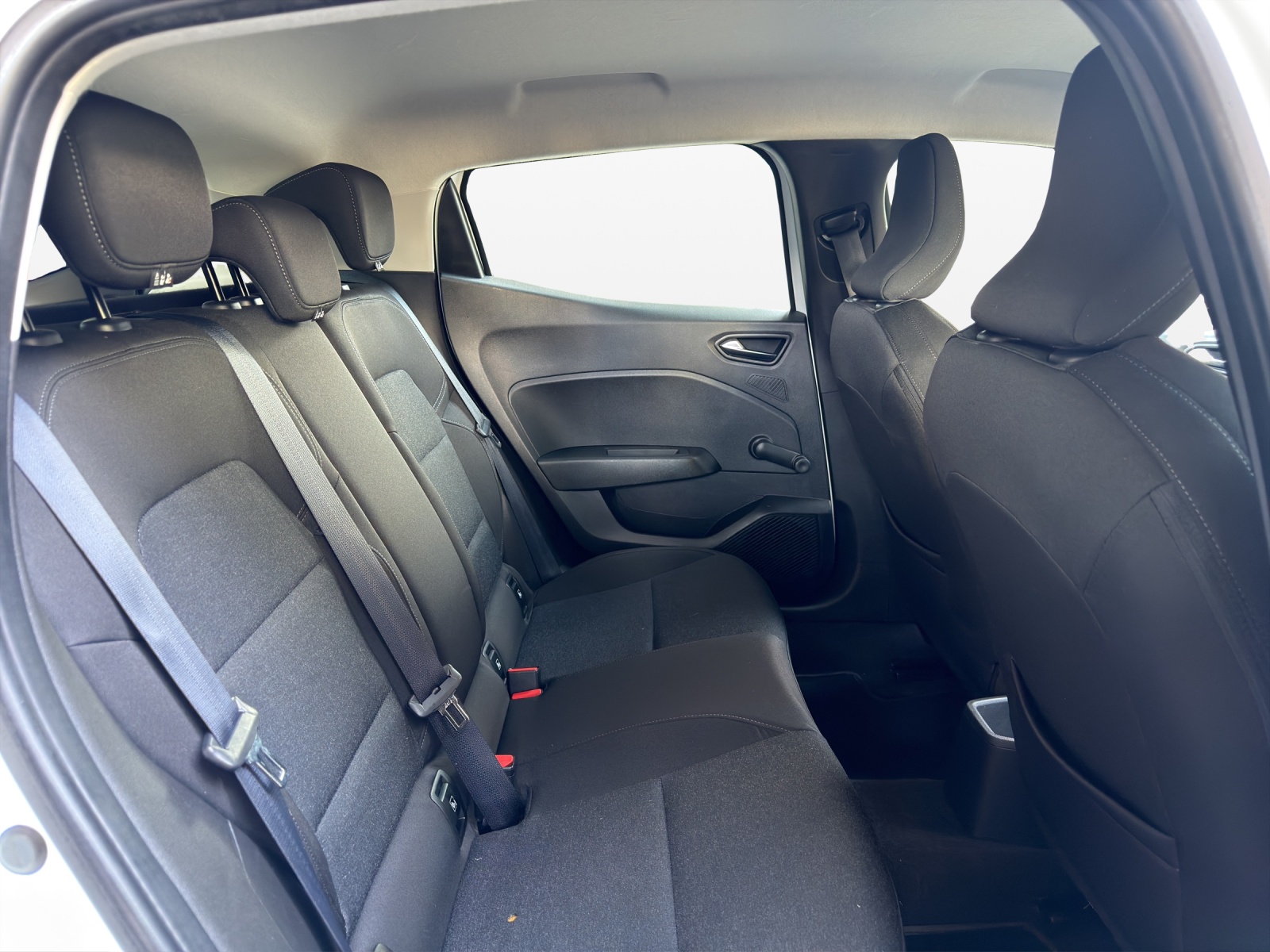 RENAULT Clio 1.0 Equilibre-image-18