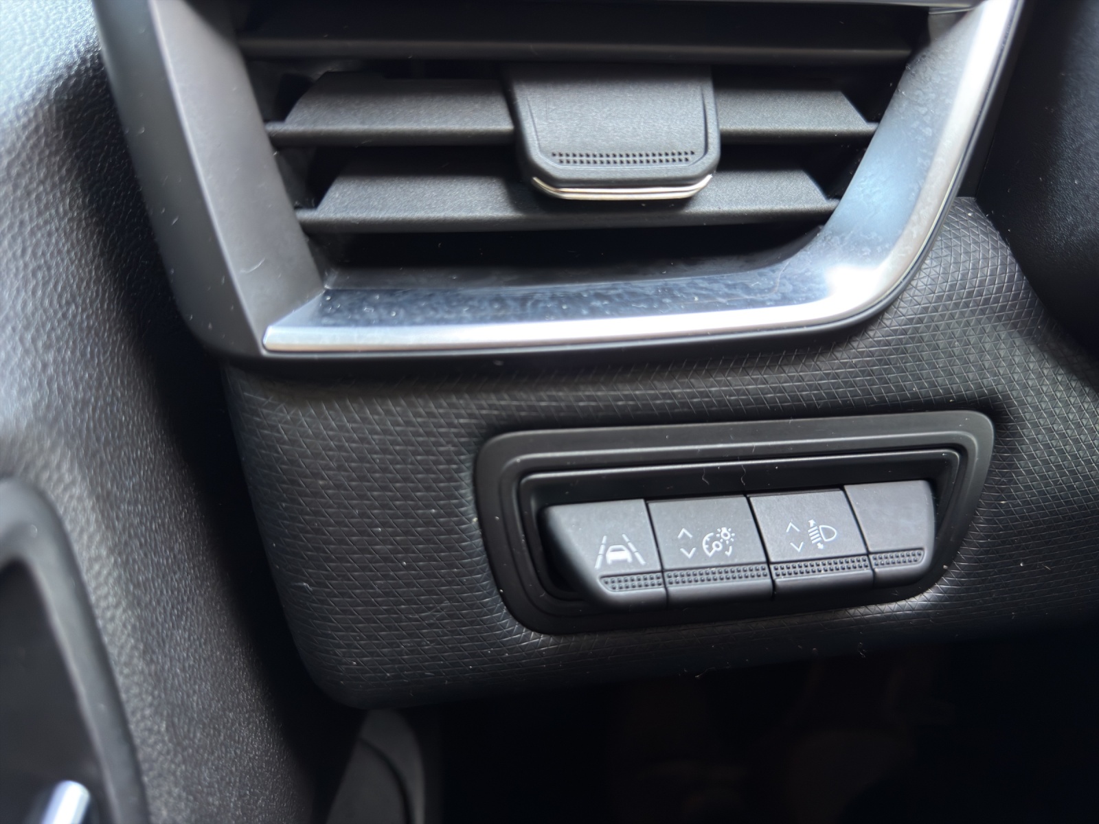 RENAULT Clio 1.0 Equilibre-image-24