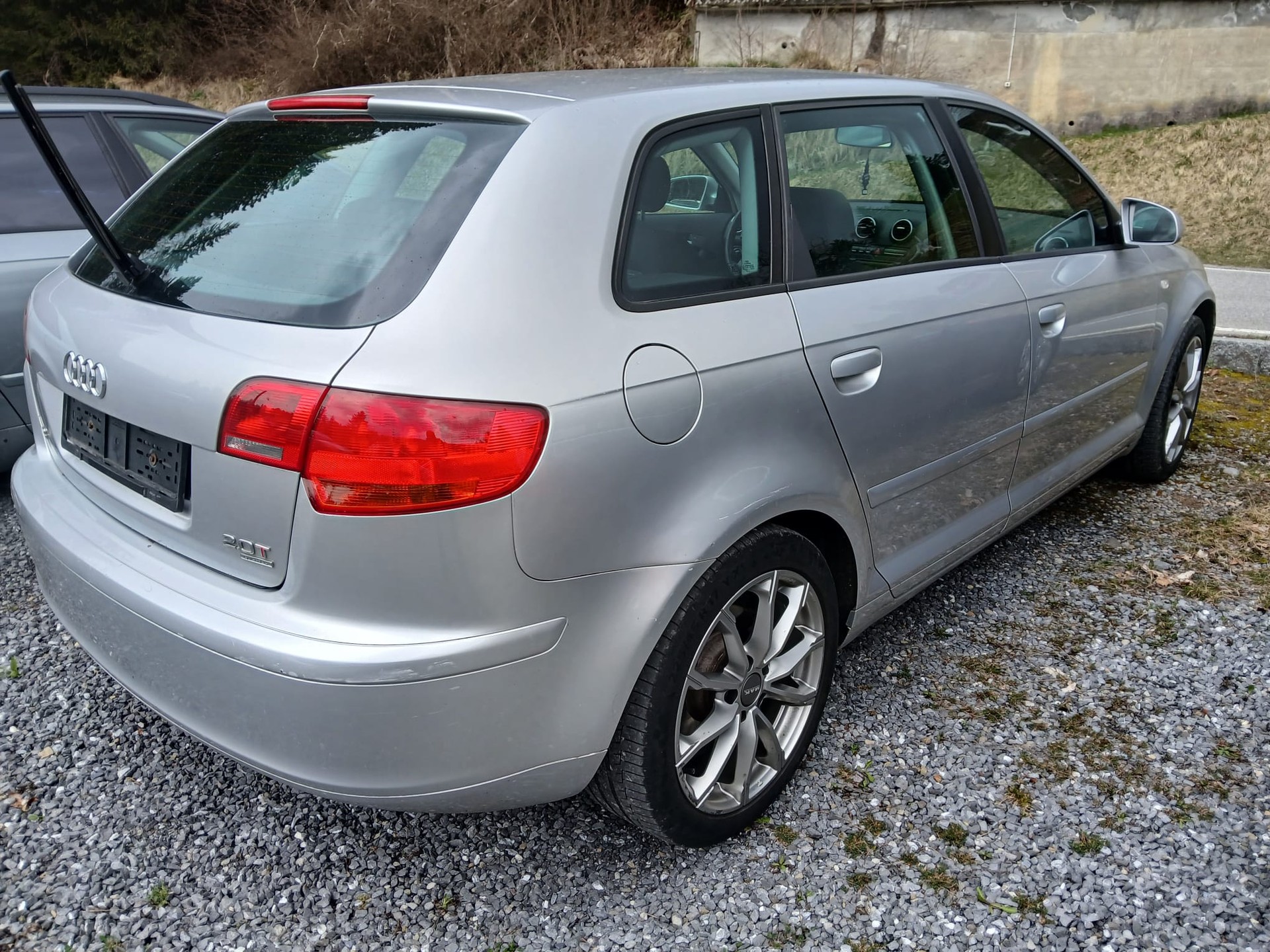 AUDI A3 Sportback 2.0 Turbo FSI Ambition quattro-image-2