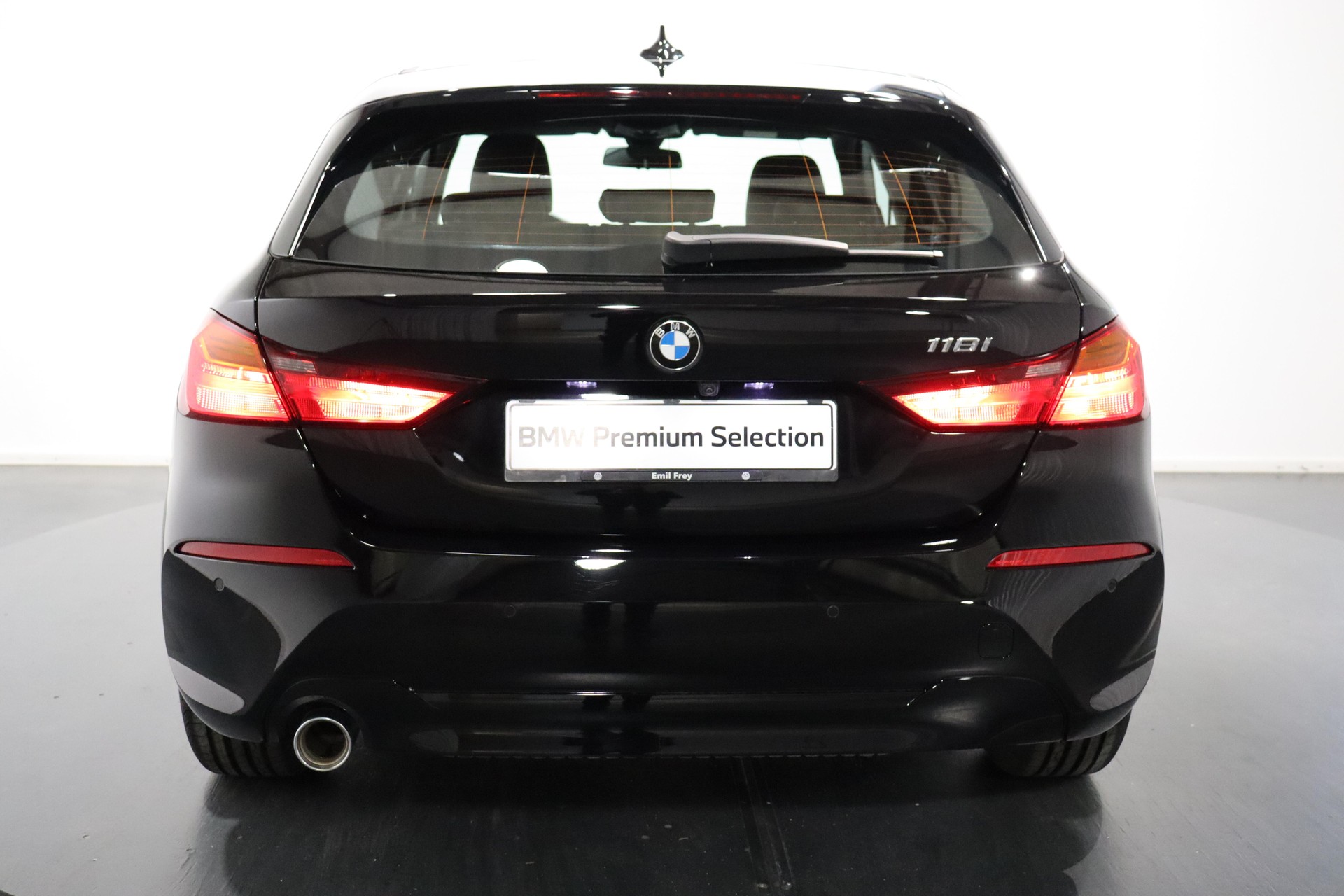 BMW 118i-image-2