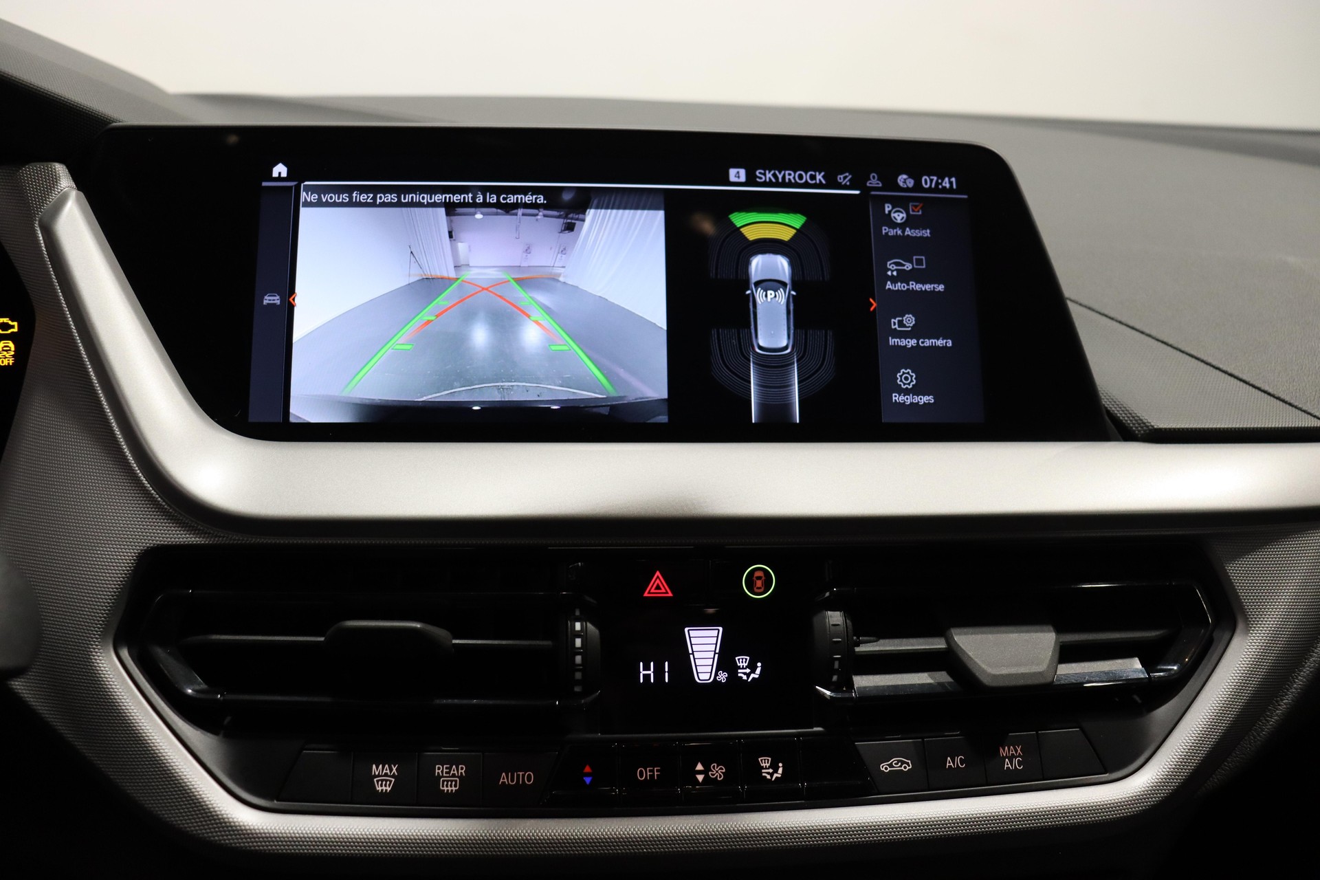 BMW 118i-image-16