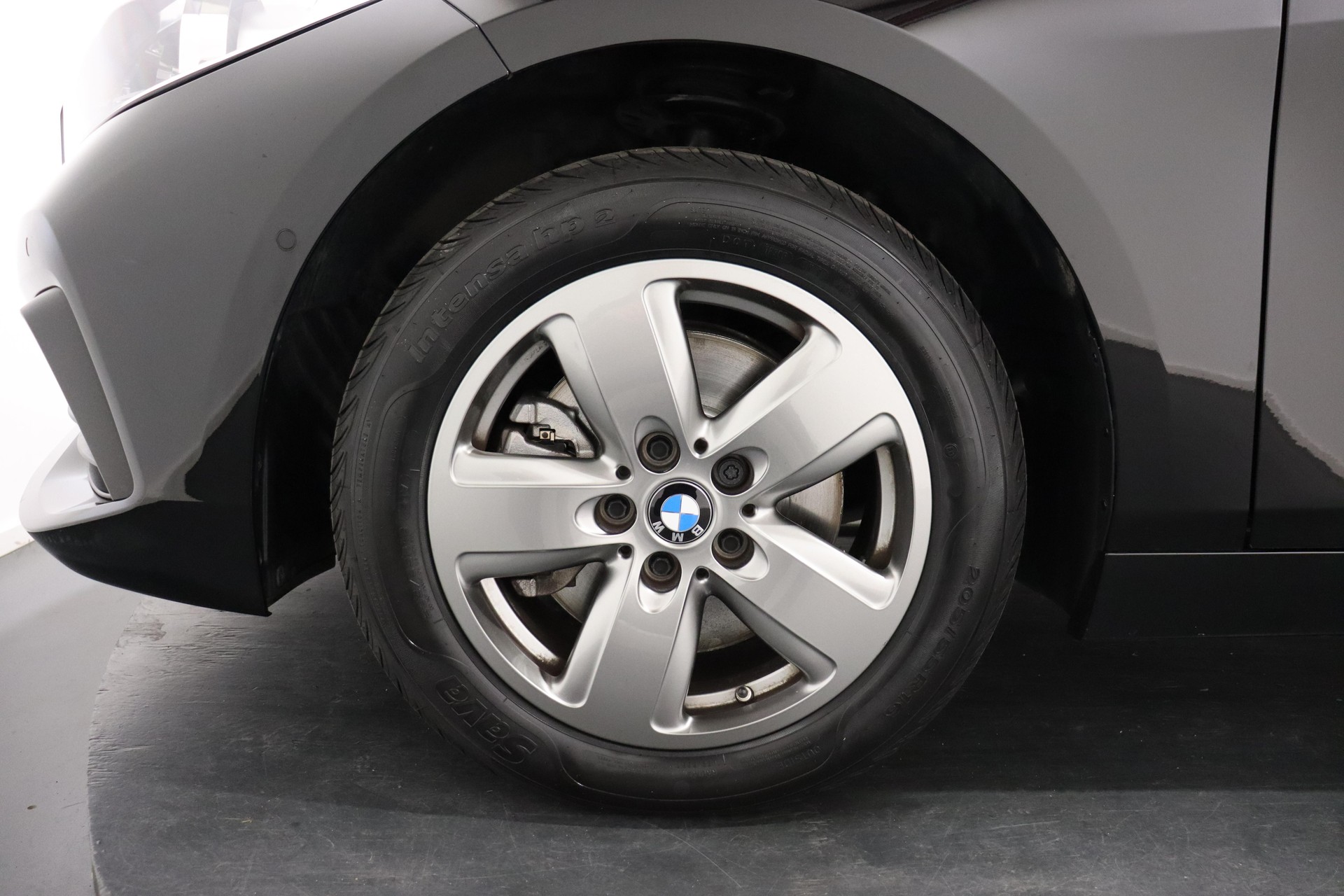 BMW 118i-image-5