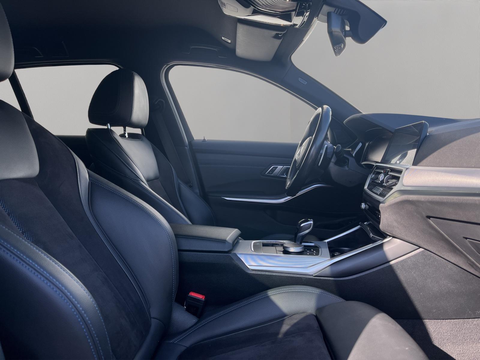 BMW M340i xDrive 48V Touring Steptronic-image-10